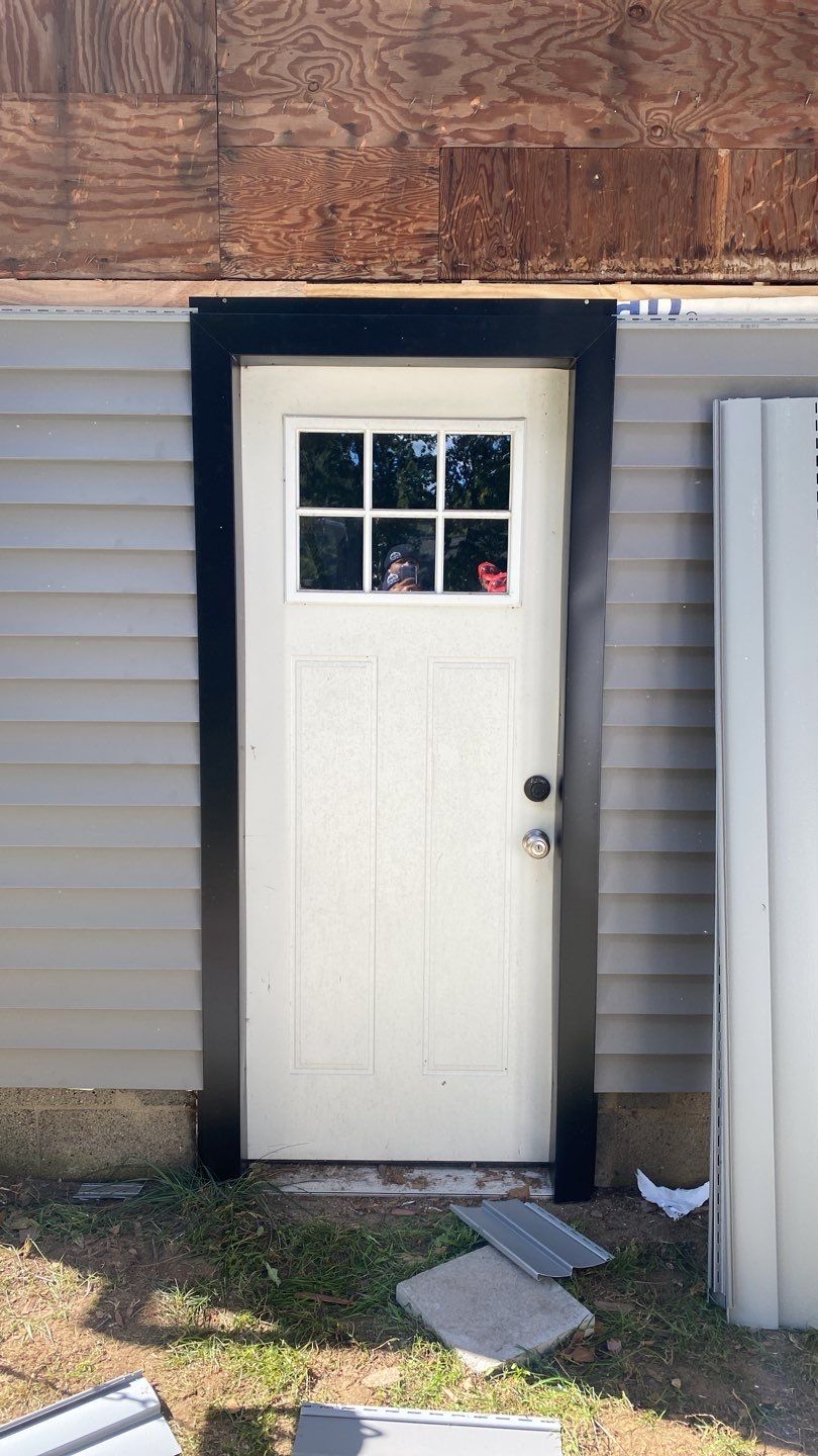 Siding Installation using Certainteed monogram charcoal gray Owens Corning Onyx Black by A Plus Exterior