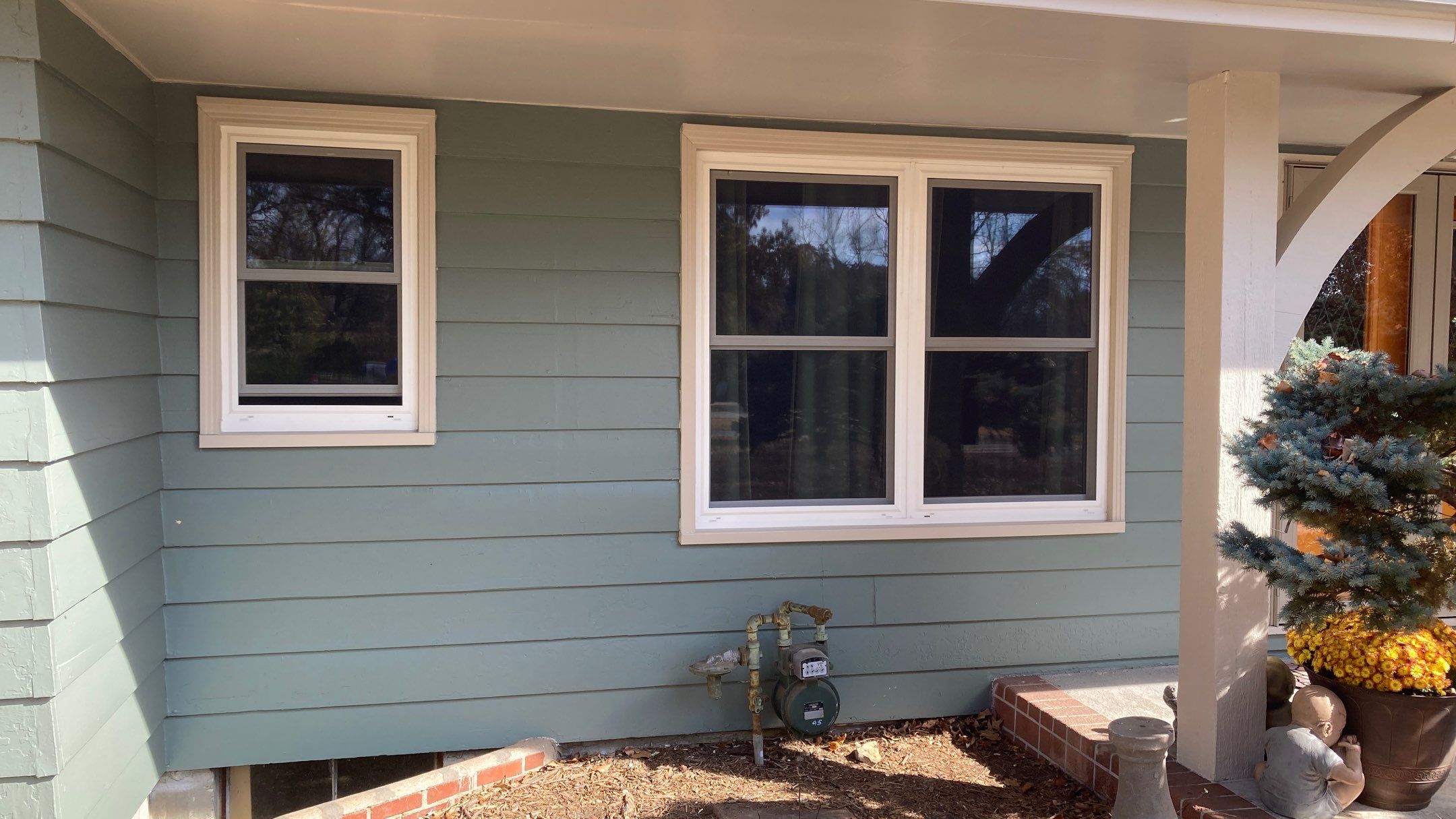 Window Installation using Heartland Elite by EEC  Windows, Siding & Roofing 