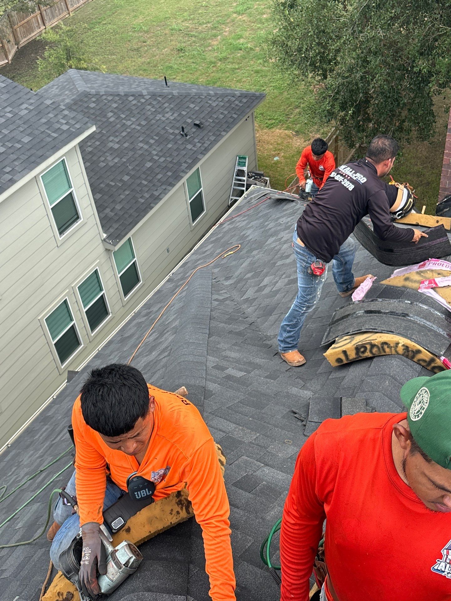 Residential Roofing Installation using Owen's Corning Duration (Lifetime) Shingles by Roof Repair Company