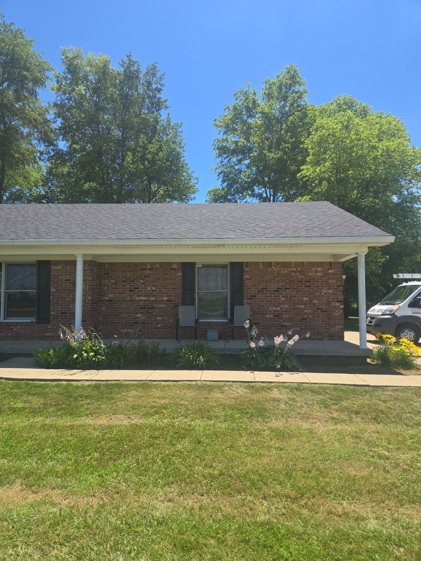 Owens Corning Oakridge - Onyx Black by Hoel Roofing & Remodeling