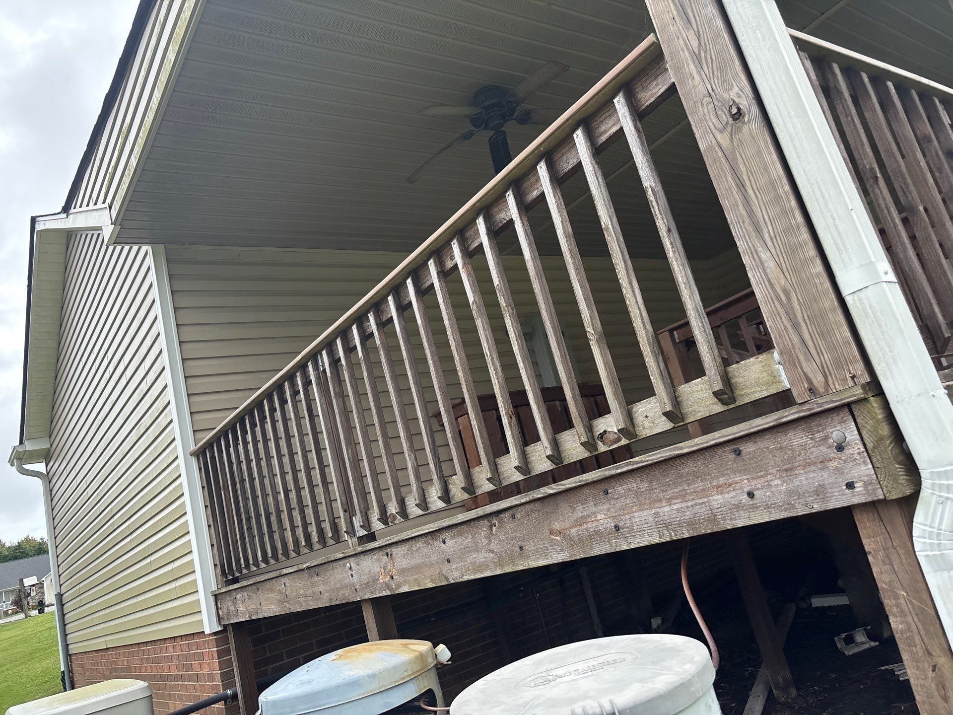 Wood Deck using Wood Sealant by DuraSeal