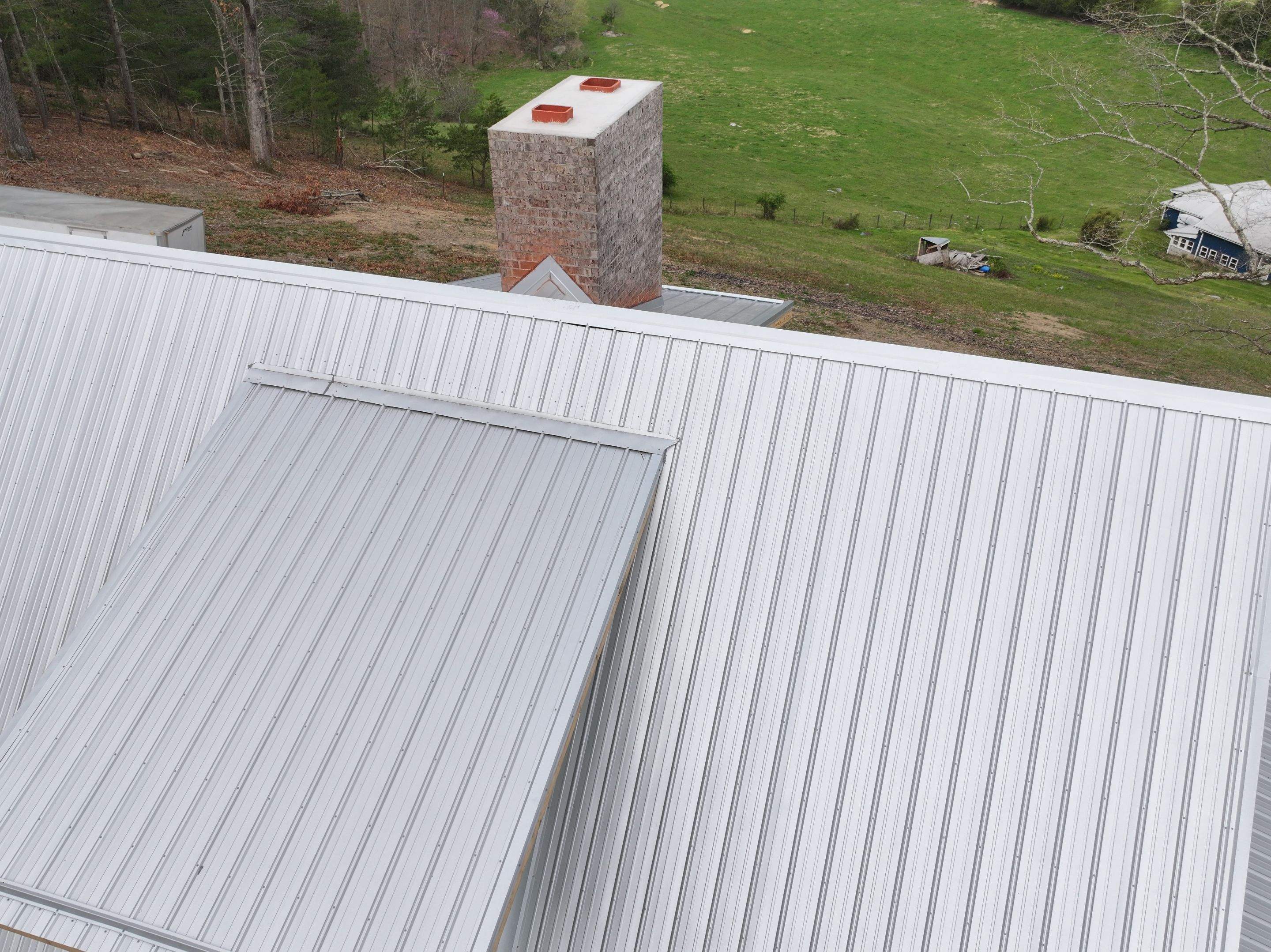 Cox Residence by Omnia Roofing