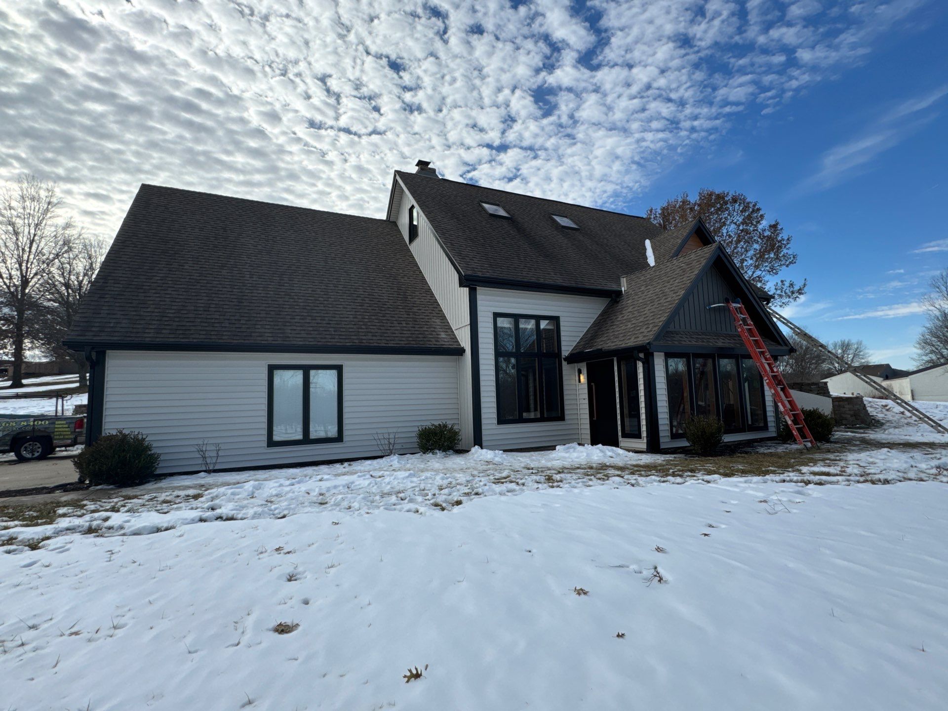 Siding Installation using Craneboard in Liberty Mo  by EEC  Windows, Siding & Roofing 