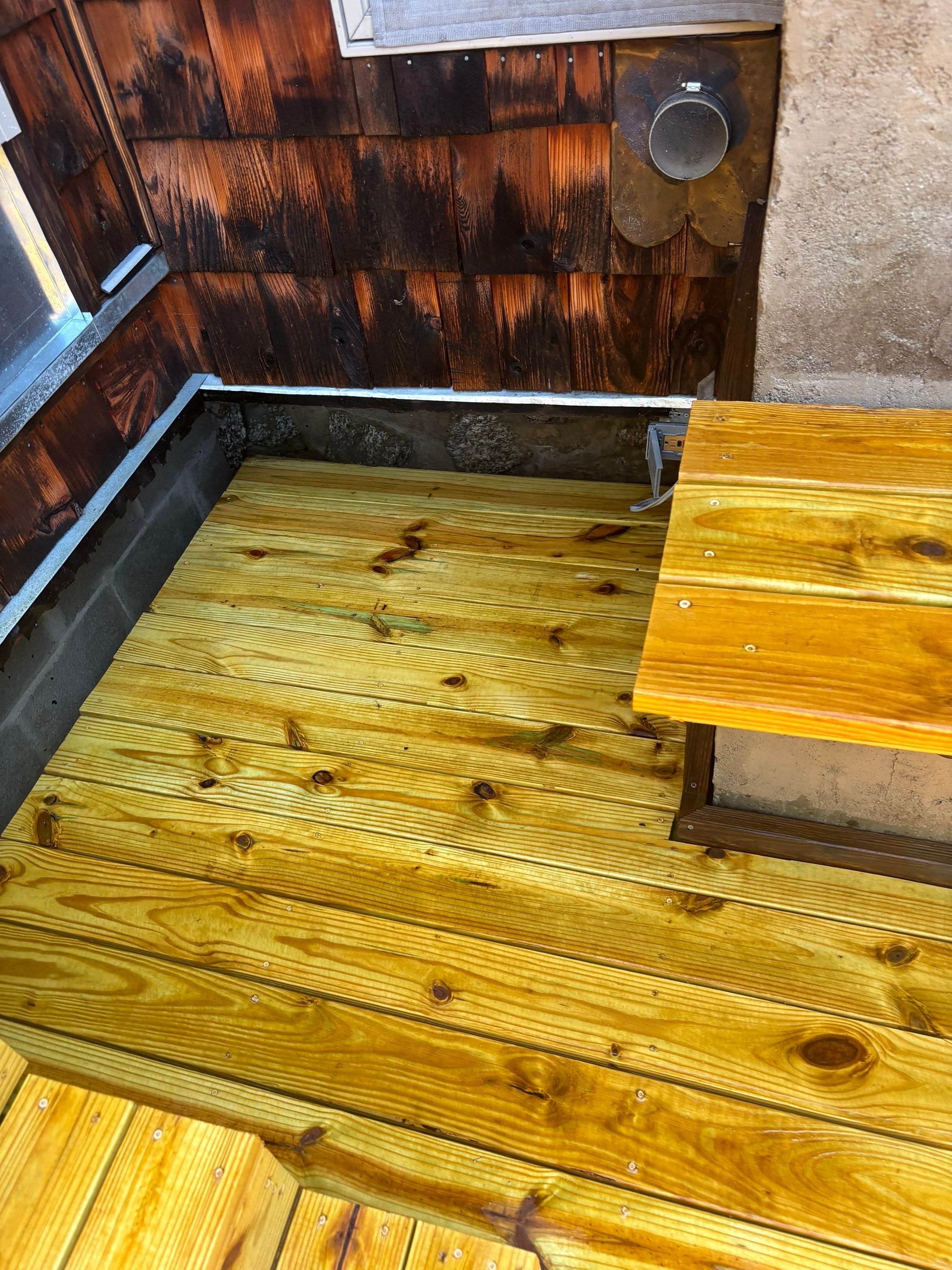 Wood Deck using Wood Sealant by DuraSeal