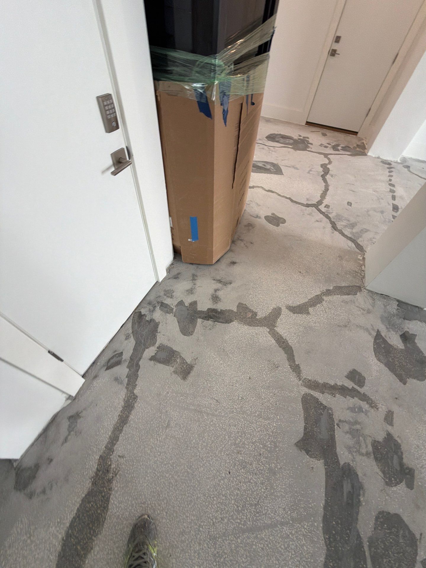 Residential Garage Floor Preparation and Epoxy Coating in Dunedin by Performance Floors & Coating