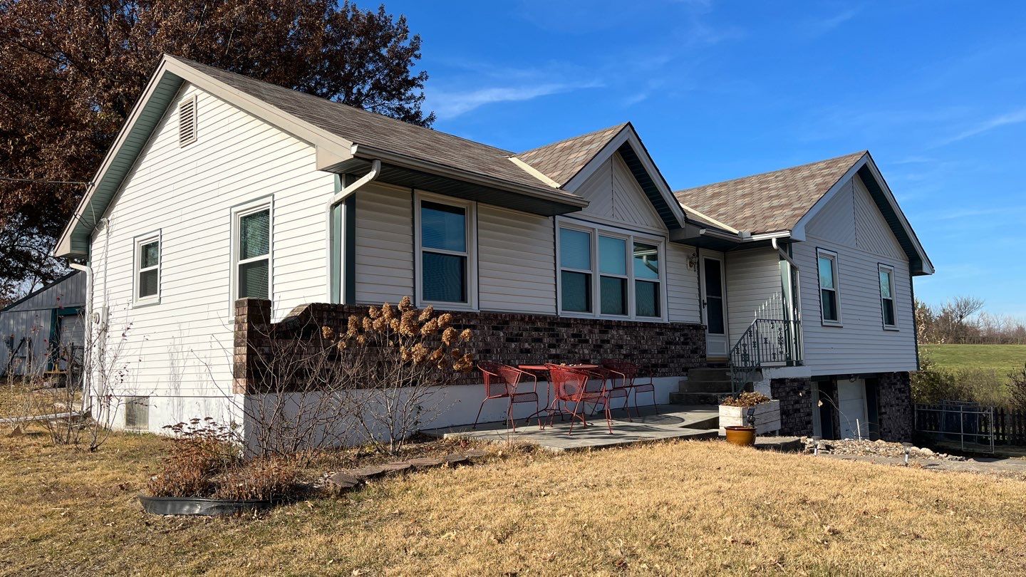 Siding Installation using Exterior Portfolio Vinyl Siding by EEC Windows, Siding & Roofing
