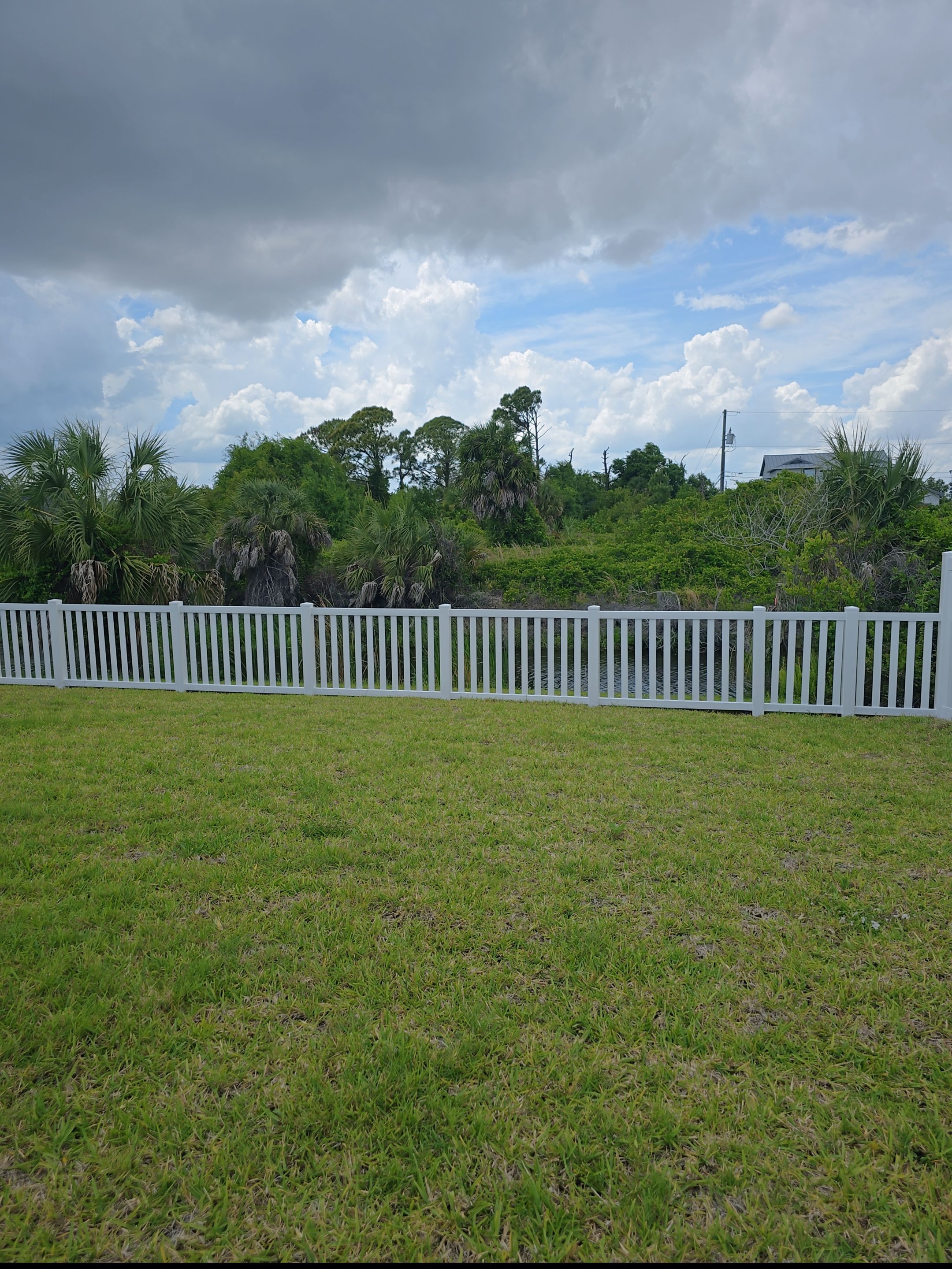 Vinyl Fence Install in Port Charlotte by True Fence LLC