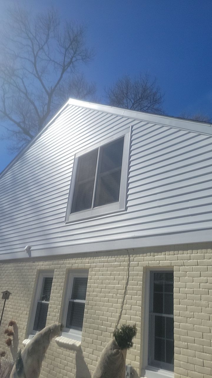 Siding Replacement using CertainTeed Restoration Classic D5 by 180 Contractors