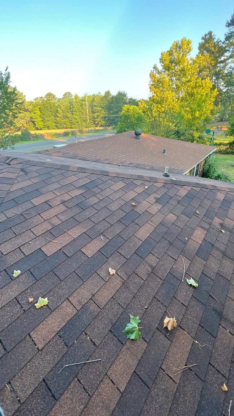 Owens Corning Oakridge Shingle - Color - Driftwood by deleted_company_780284