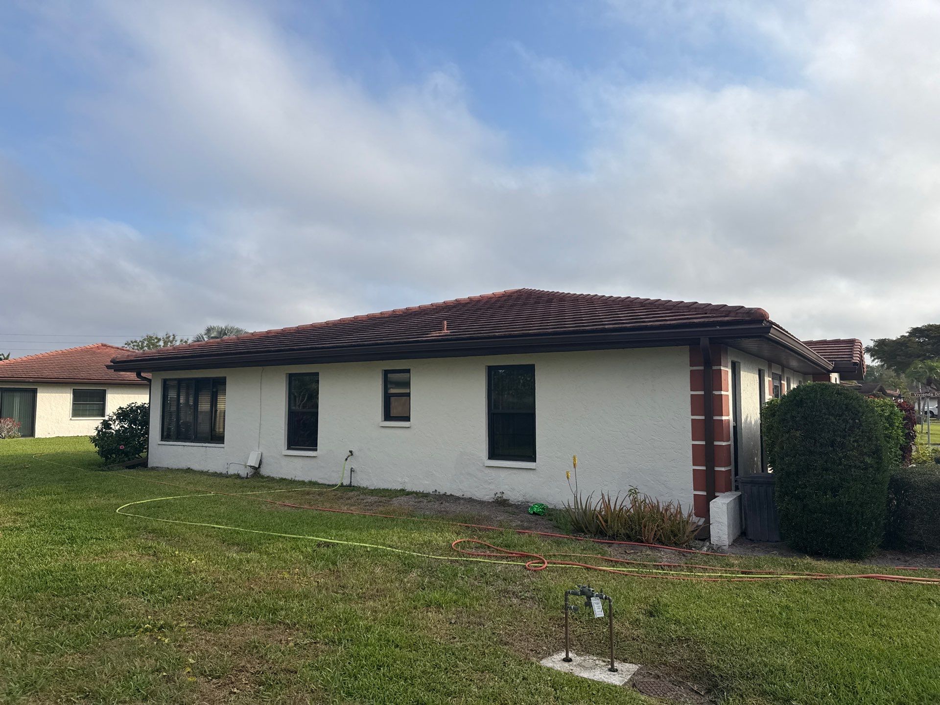 Tile Roof Cleaning – Vivenda at Bradenton I (5-Star Review & Neighbor Referrals) by Sunshine AquaWash