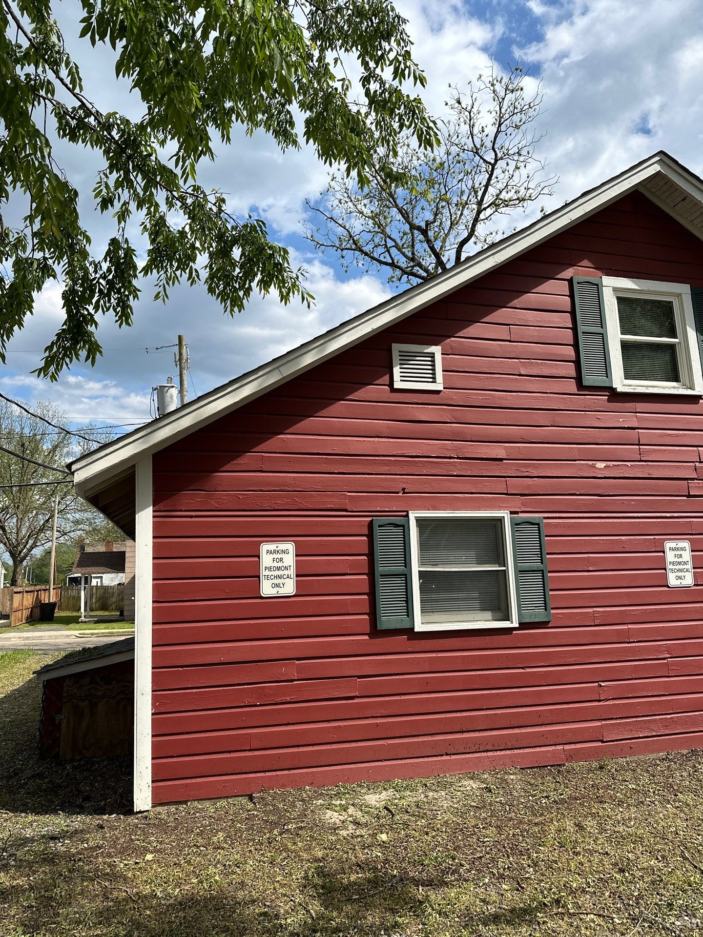 Morabit Office Building by United Contracting and Roofing