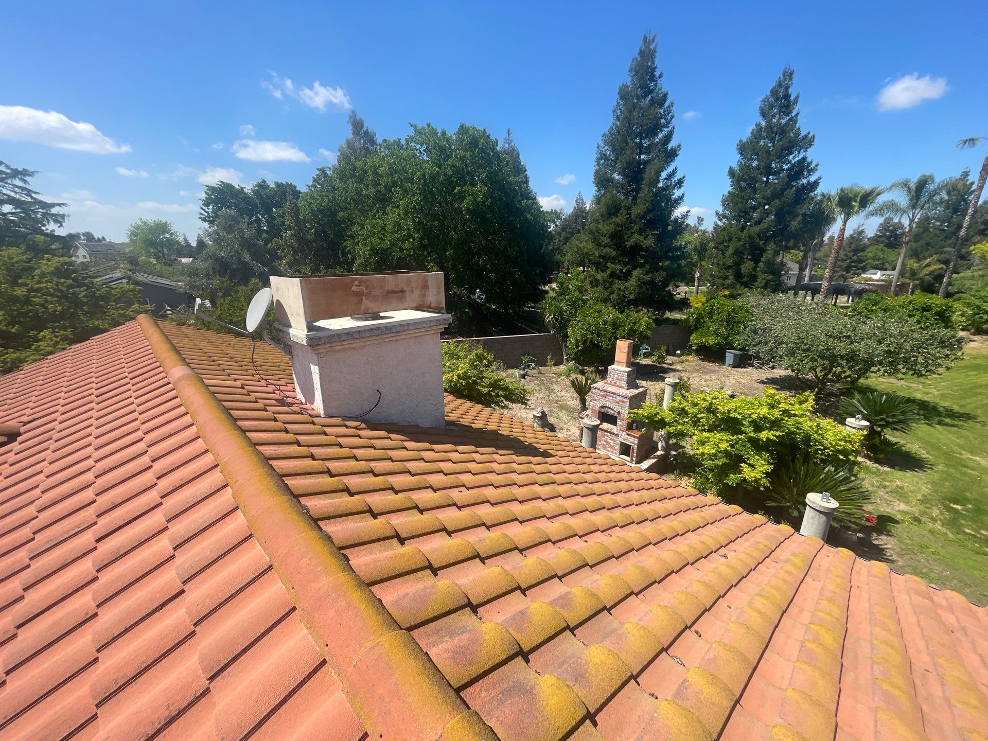 Presidential shingle roof by Straight Edge Roofing Inc