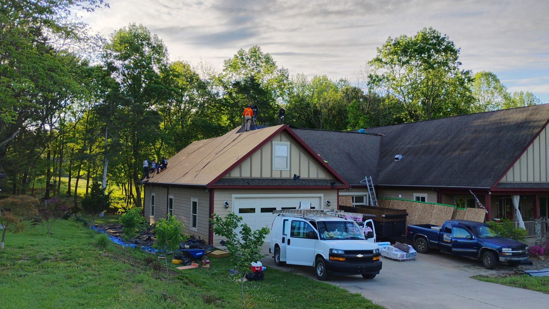 Tony's roof by BROCK BUILDERS 