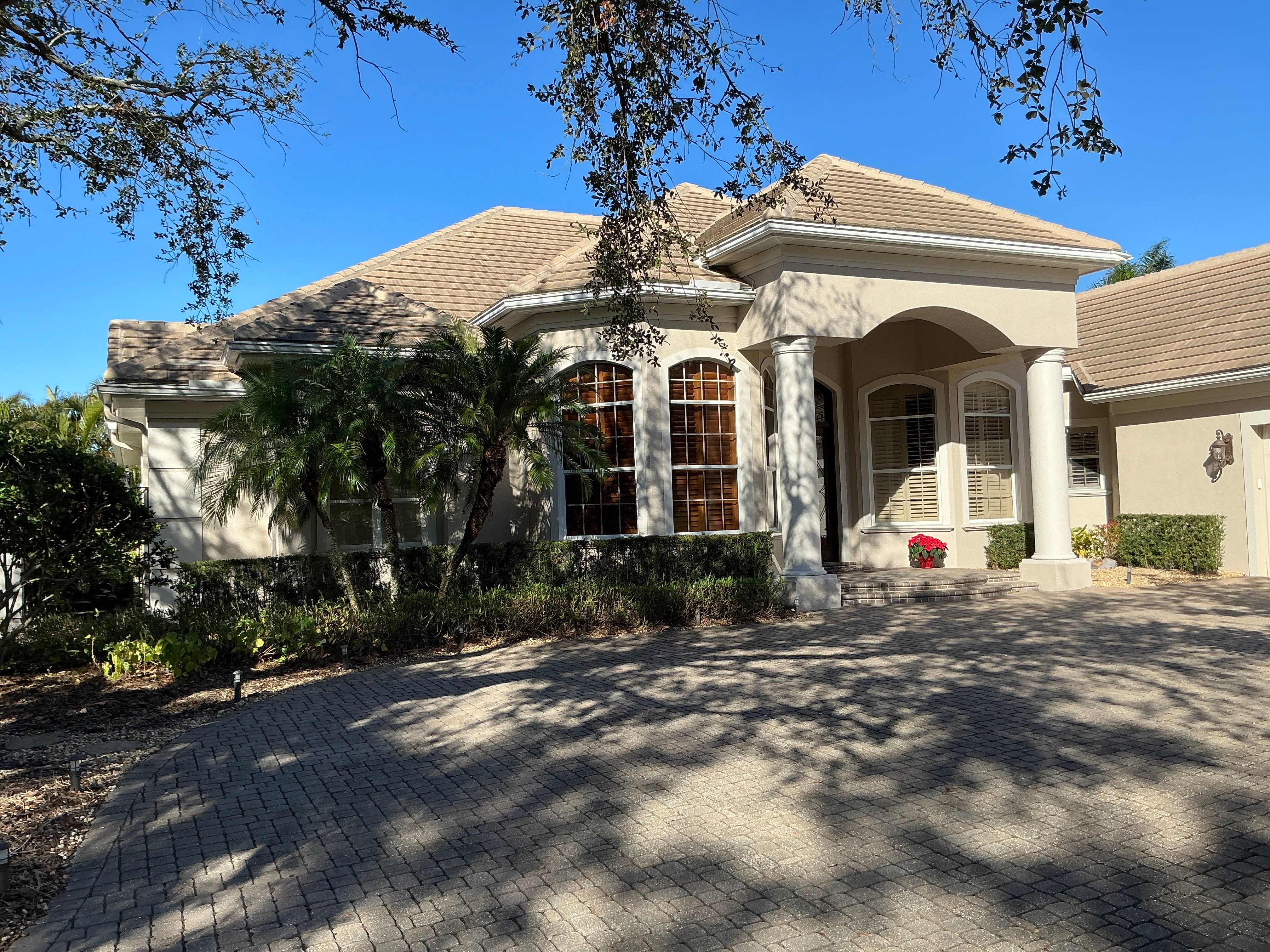 White Seamless Gutters for Florida's cities  by Gutter Professors