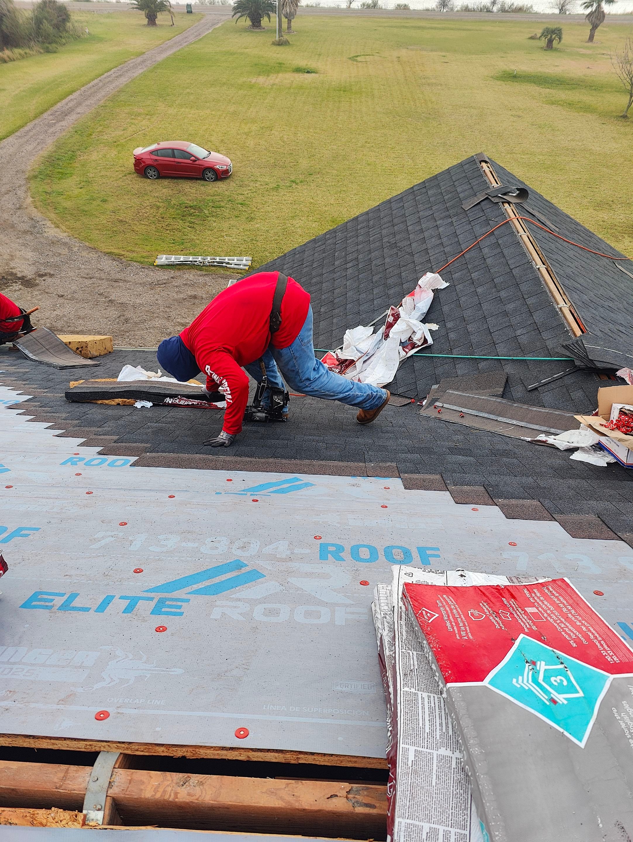 GAF Natural Shadow - Charcoal by Elite Roofing LLC