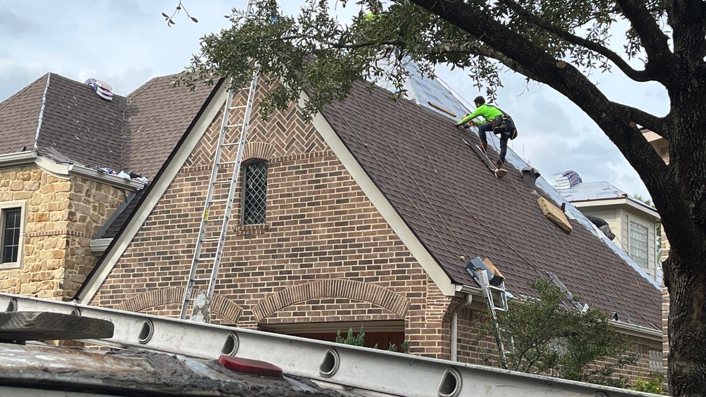 GAF HDZ - Barkwood by Elite Roofing LLC