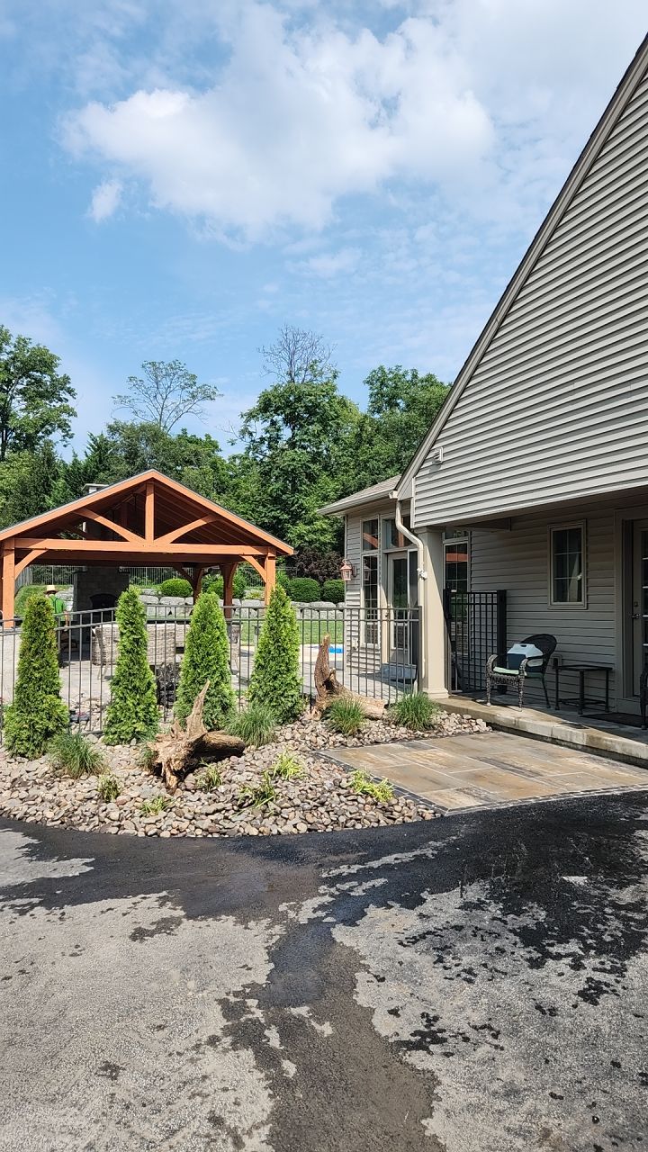 Goss PROJECT by Potted Luck Landscape