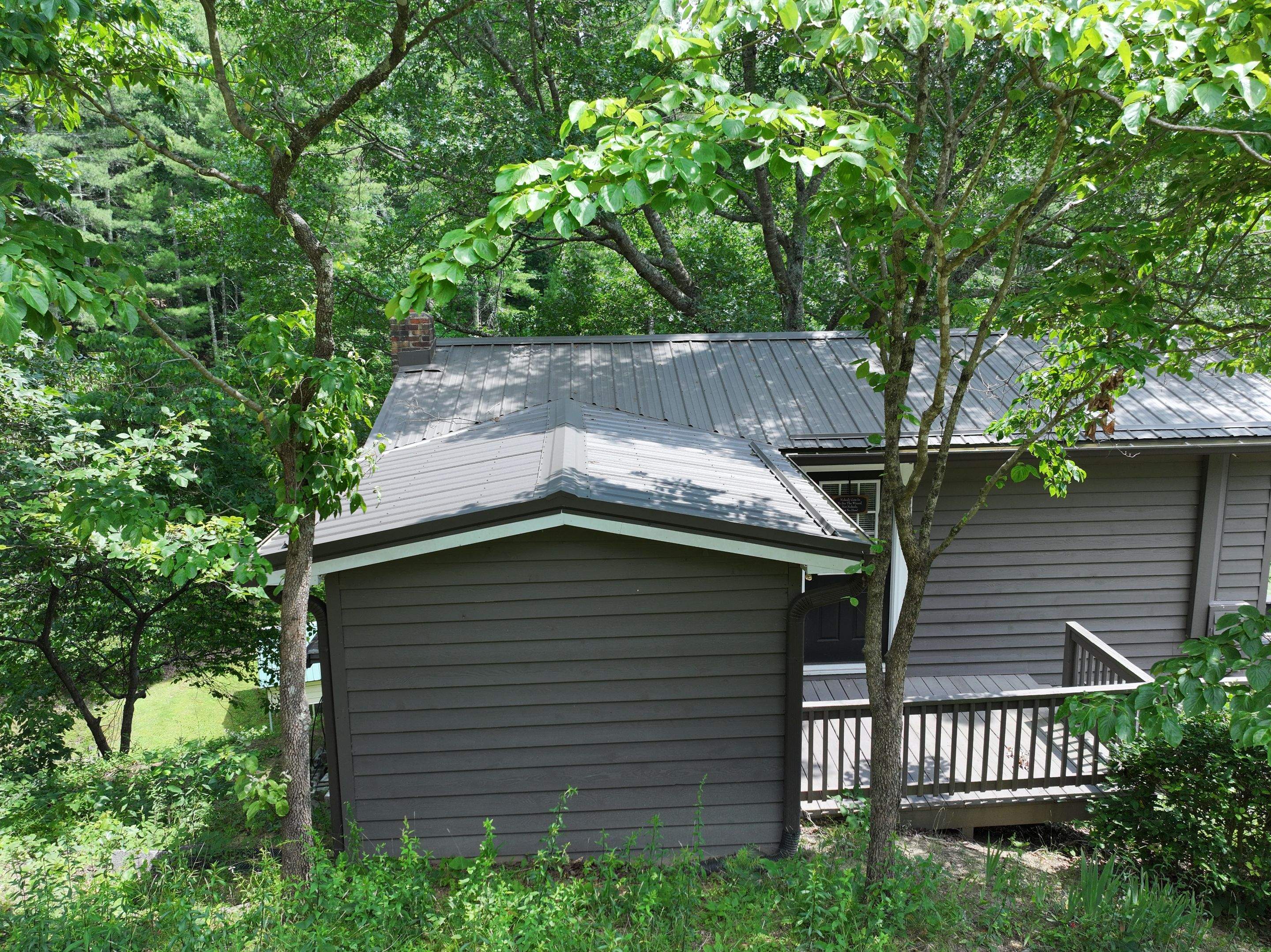 Rice Residence by Omnia Roofing