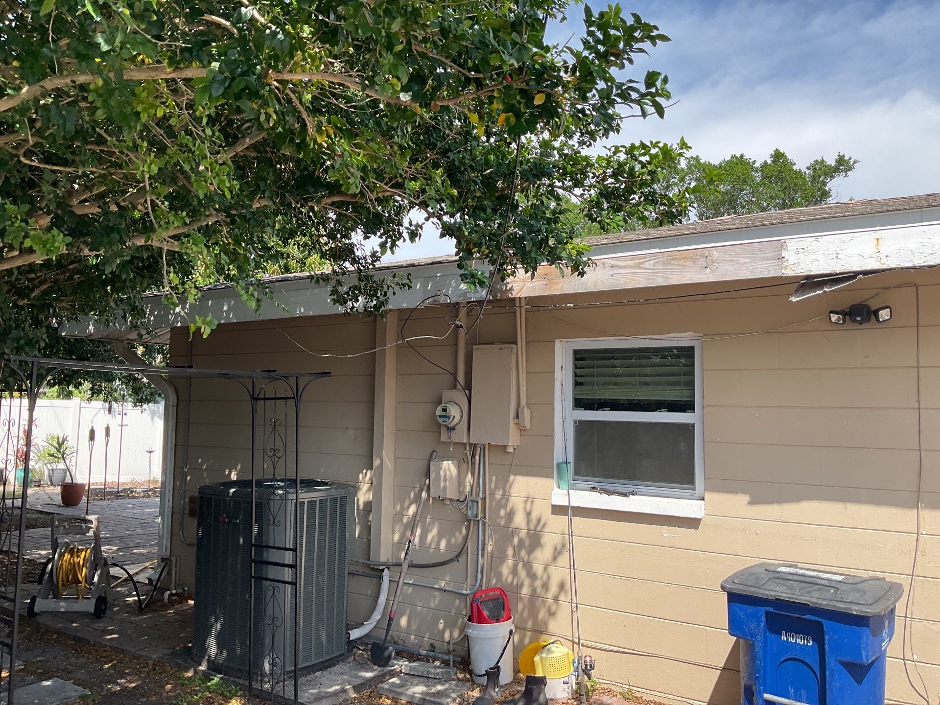 Soffit and Fascia Replacement in Fort Myers FL by Gutter Professors