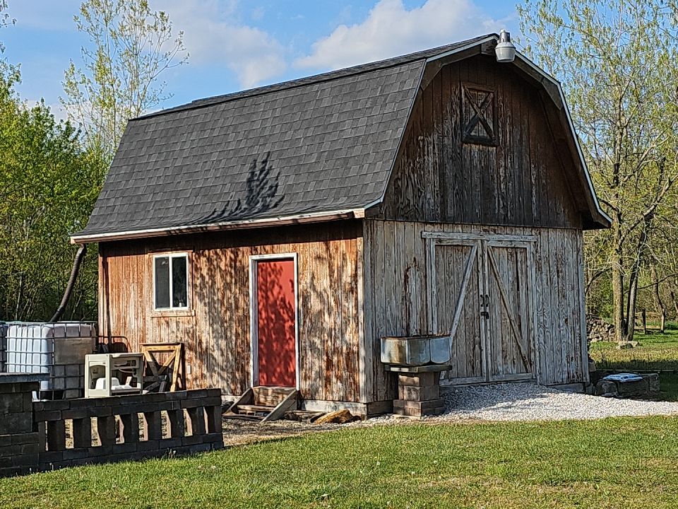 ATLAS PINNACLE COLOR: BLACK SHADOW DRIP EDGE: WHITE by Eagle Eye Roofing