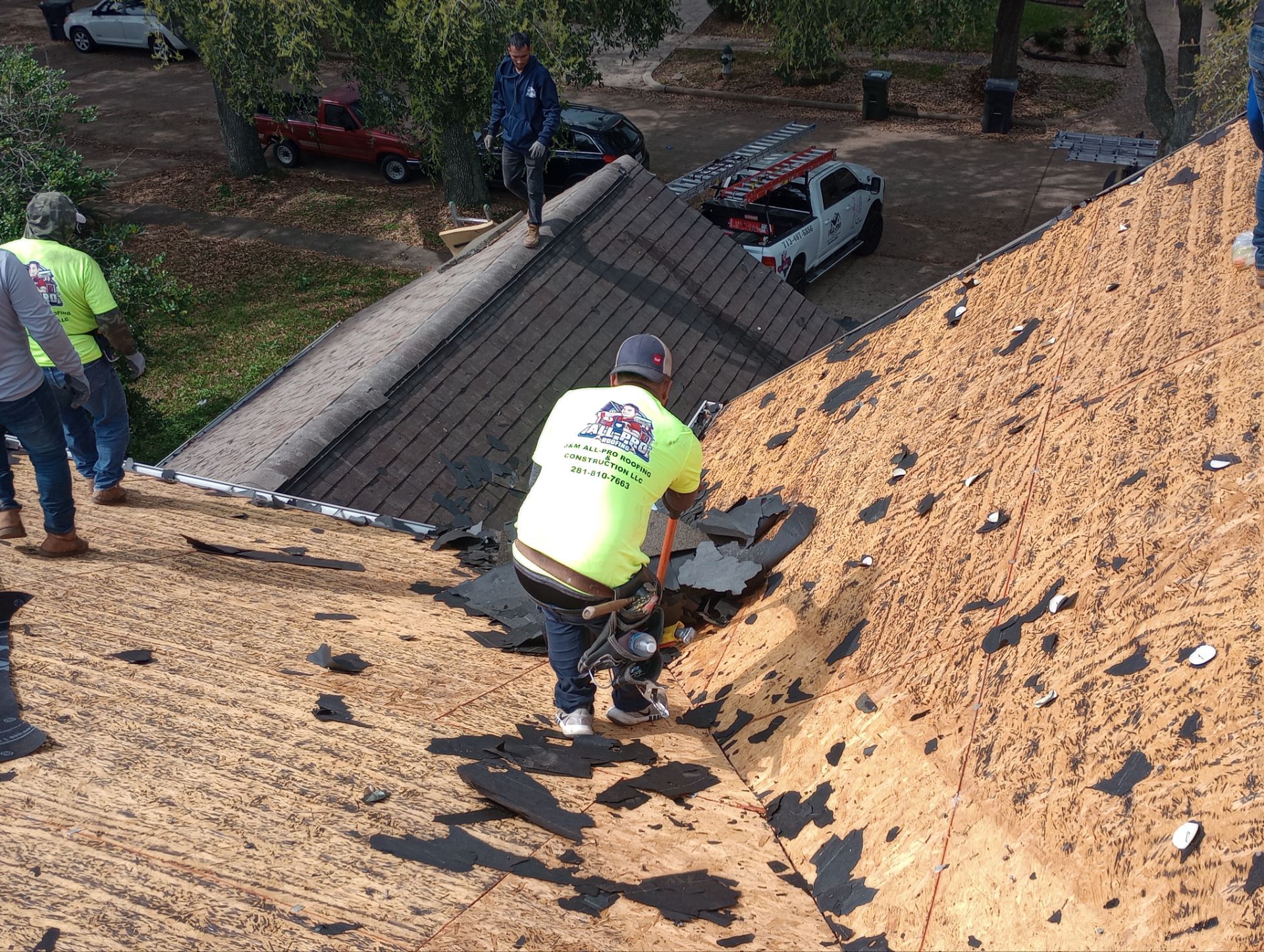 Residential Roofing Installation using Owen's Corning Duration (Lifetime) Shingles by Roof Repair Company