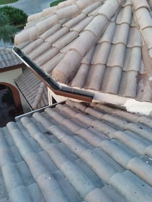 🏠 Expert Tile Roof Repair in Tamarac, Florida!