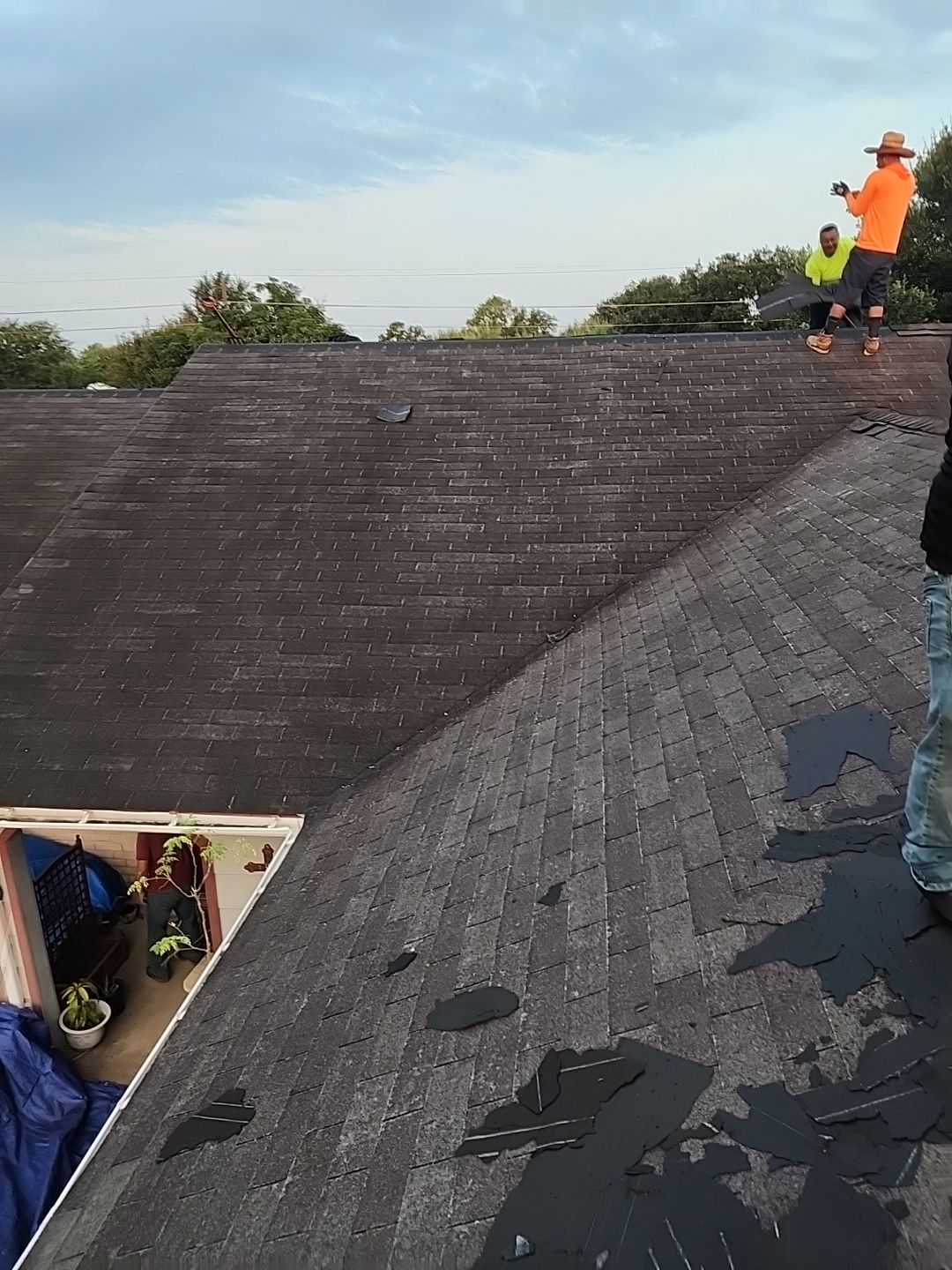 Residential Roofing Installation using Owen's Corning Duration (Lifetime) Shingles by Roof Repair Company