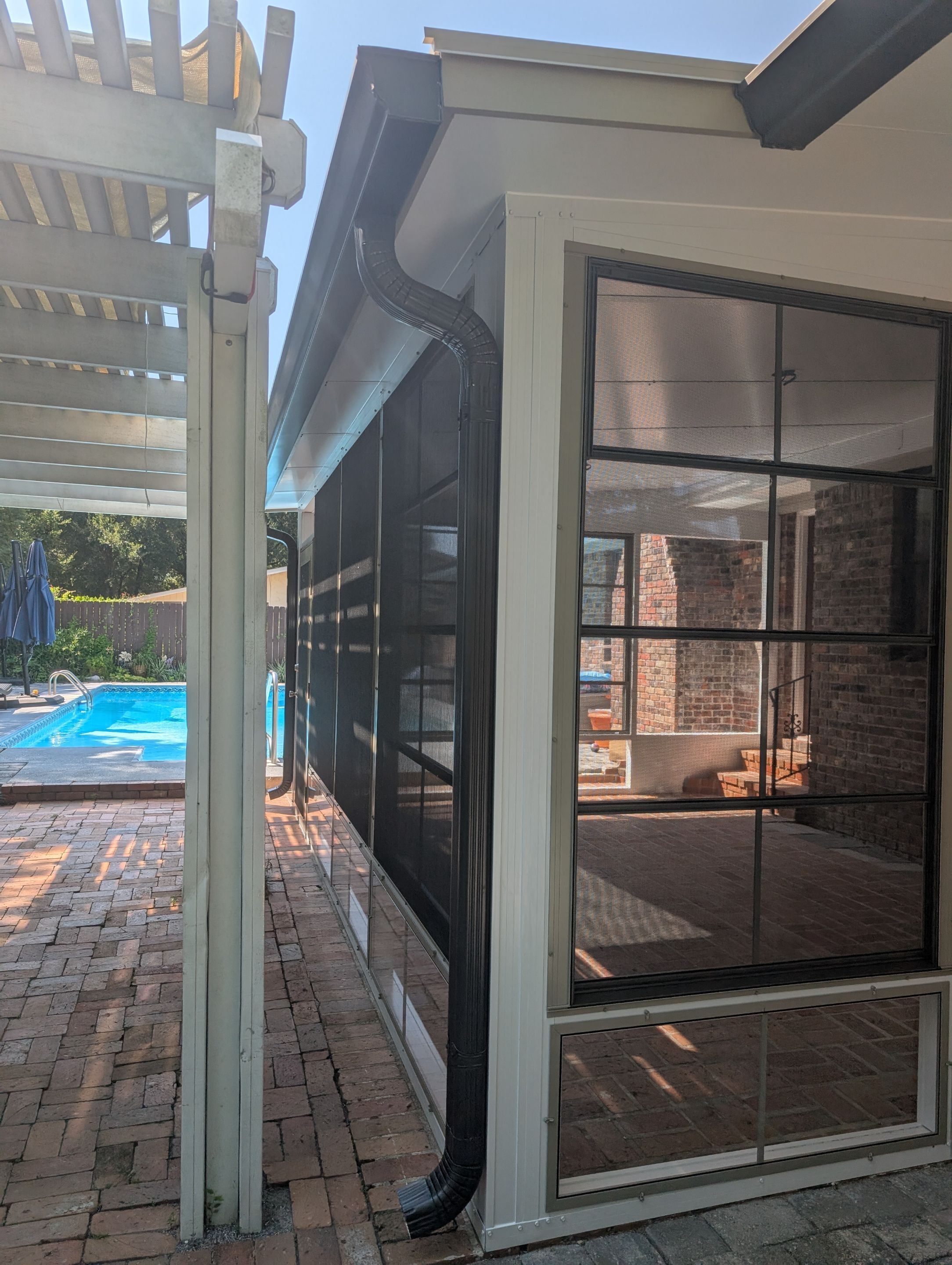 Pensacola Screen Room with Vinyl Slliders by Titan Sunrooms