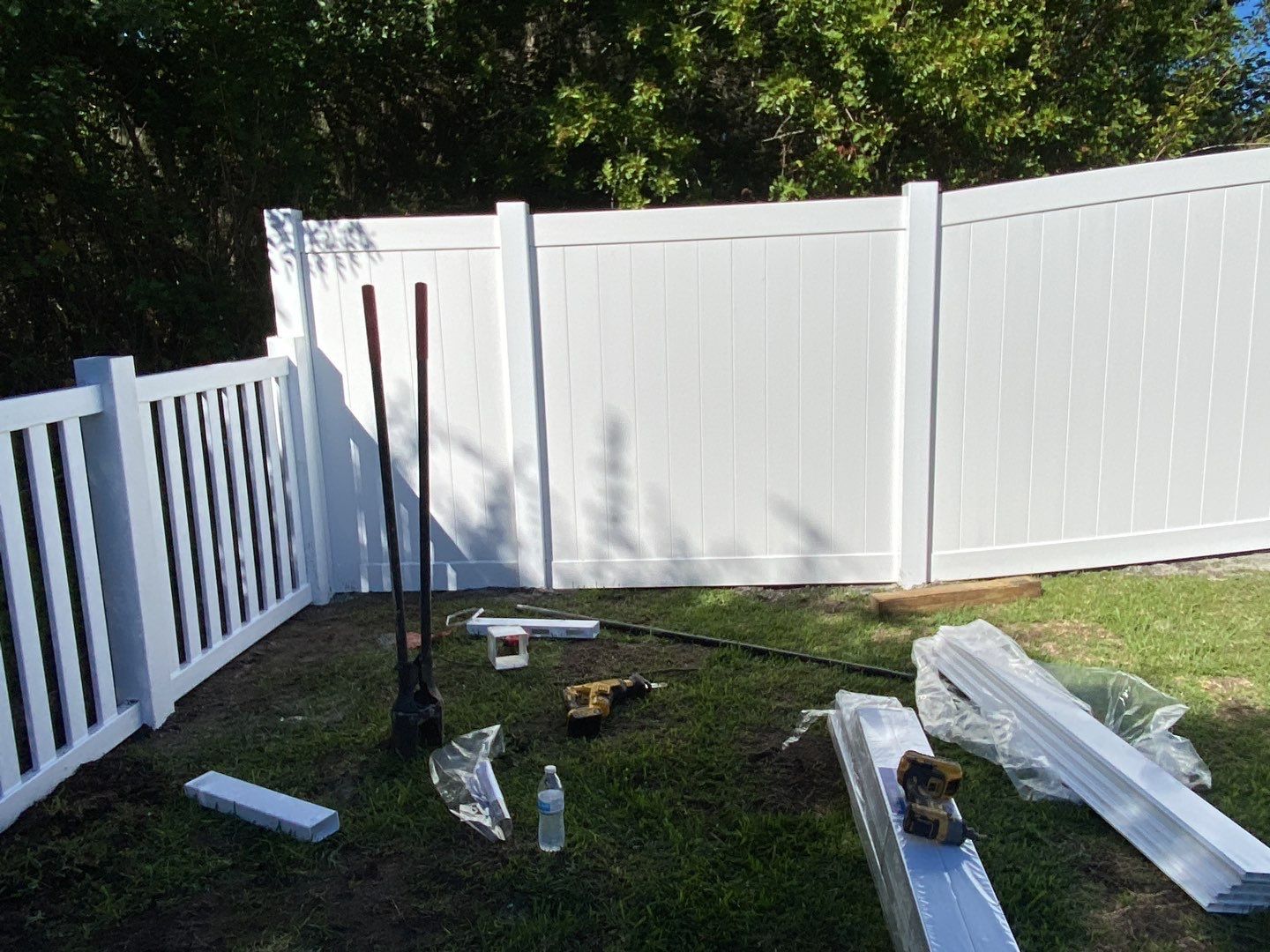 Ruskin, FL 6 ft. Tall White Vinyl Privacy with 4 ft. Picket Fence by Asap fence and gates, LLC