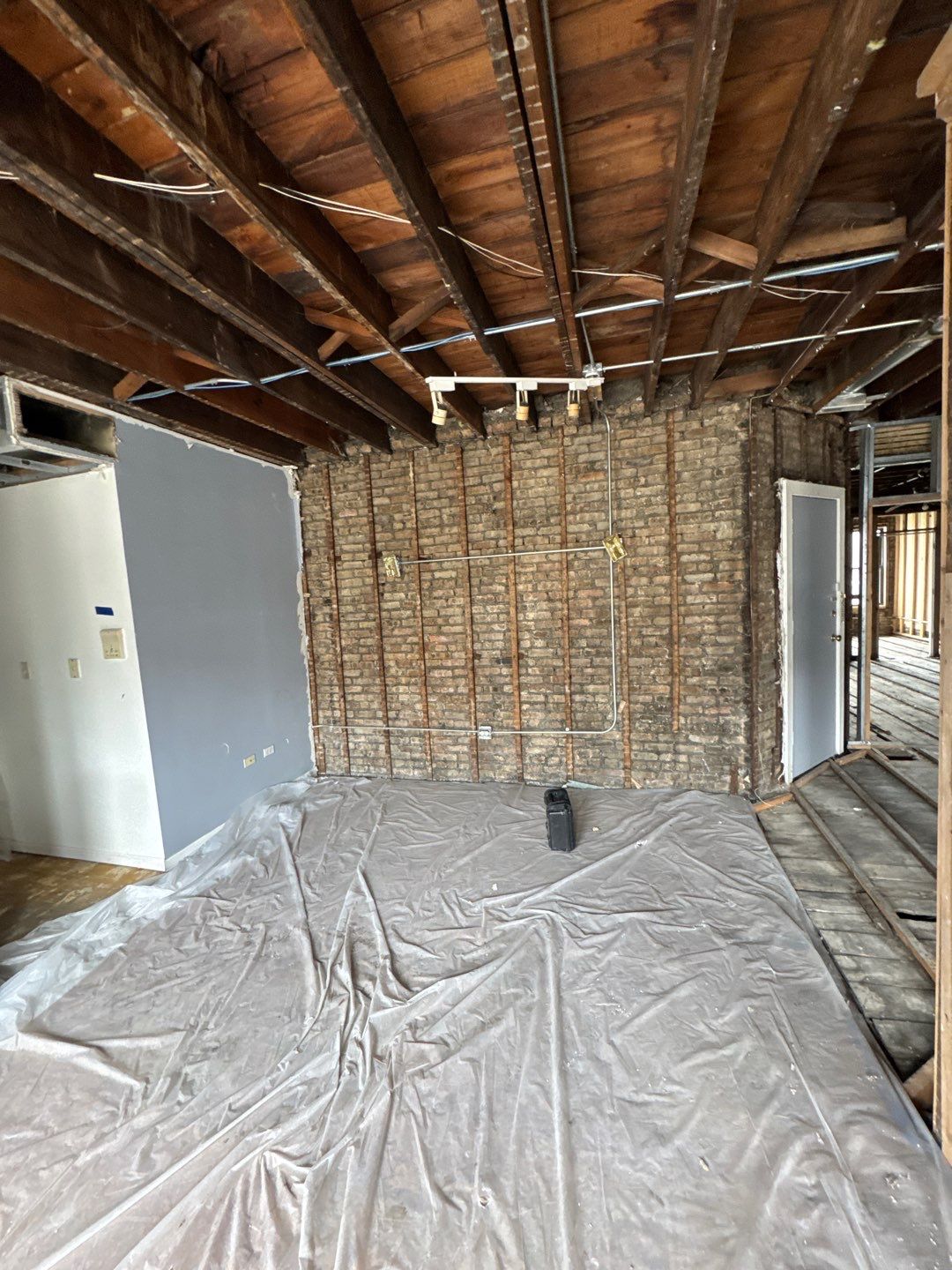 Multi-Unit Fire Damage Mitigation and Structural Drying in Chicago by Chicagoland Water Medics