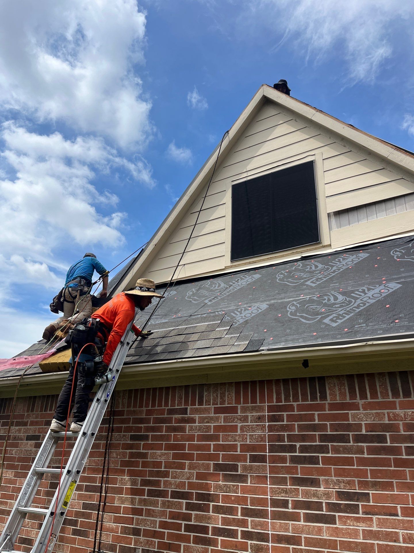 Residential Roofing Installation using Owen's Corning Duration (Lifetime) Shingles by Roof Repair Company