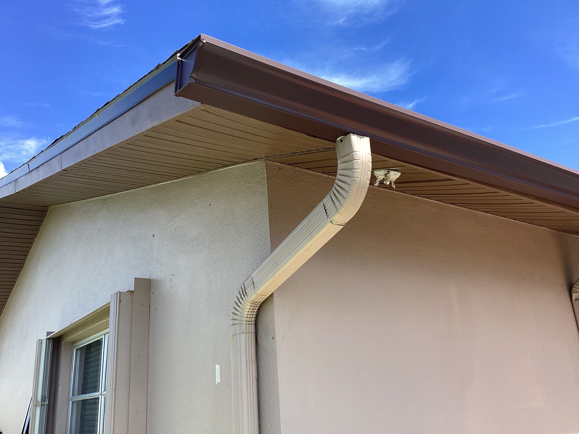 Brown Seamless Gutters using Royal Brown Seamless Gutters in Cape Coral FL by Gutter Professors
