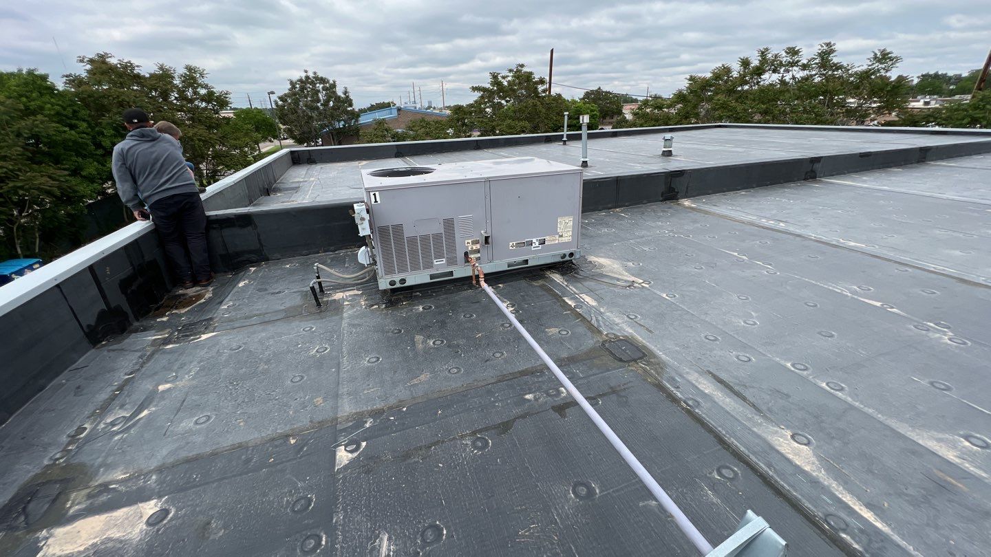 Commercial Roofing Installation using MuleHide EPDM .60 - BLACK by A to Z Roofing