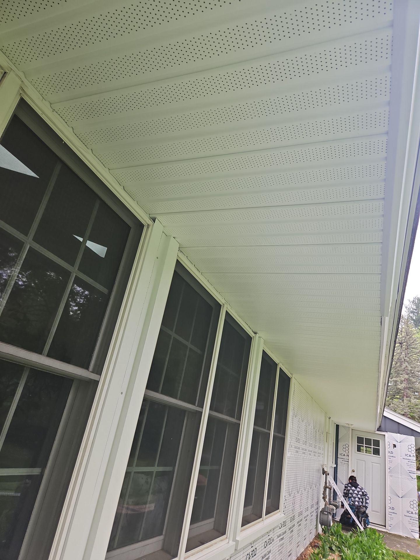 Vinyl Siding Transformation – Pacific Blue by Mighty Dog Roofing of Greater Middlesex County