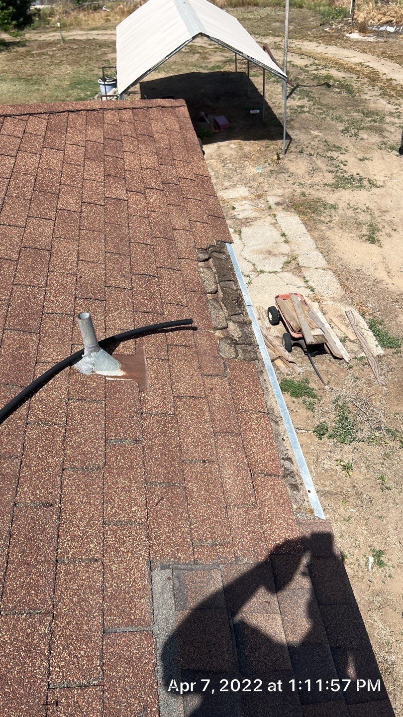 Metal roofing installation using Standing seam metal roofing system by Straight Edge Roofing Inc