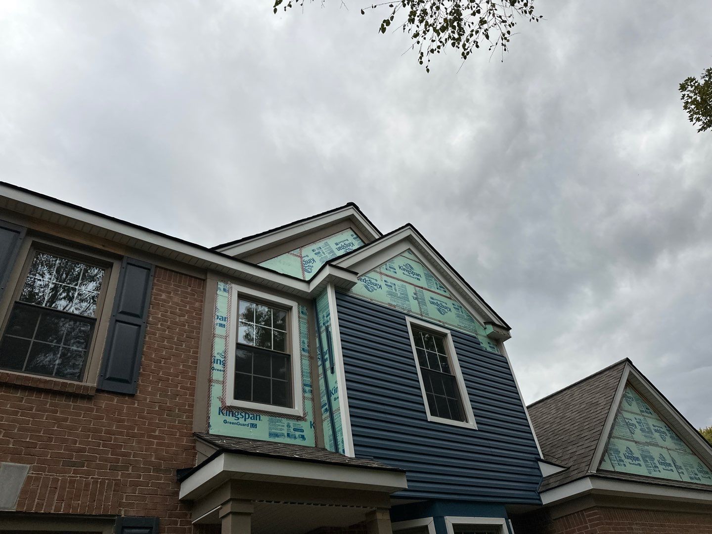 Siding Replacement using Alside Charter Oak D4.5" by 180 Contractors