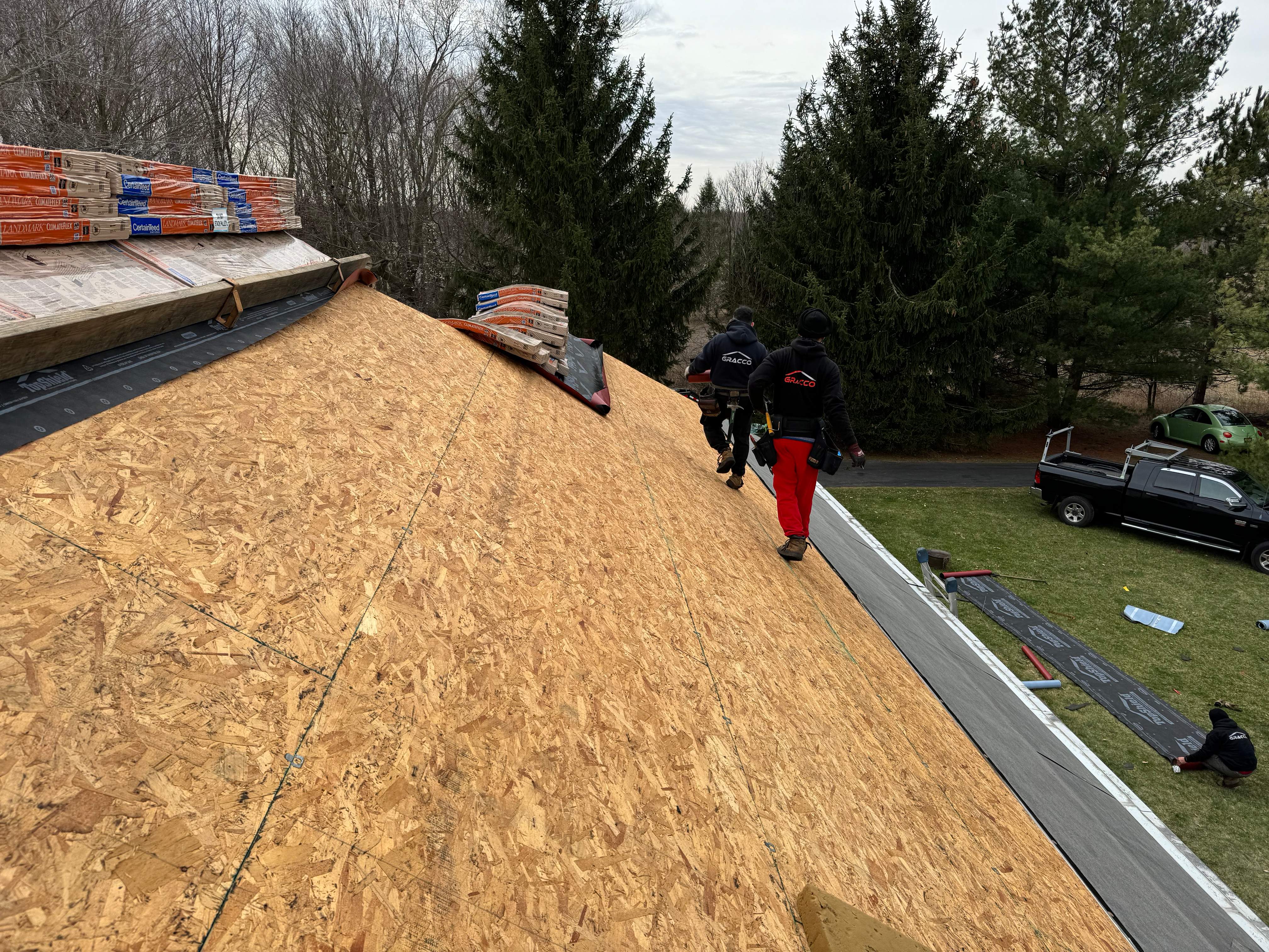 Residential Roofing Installation using Certainteed Landmark ClimateFlex by GRACCO
