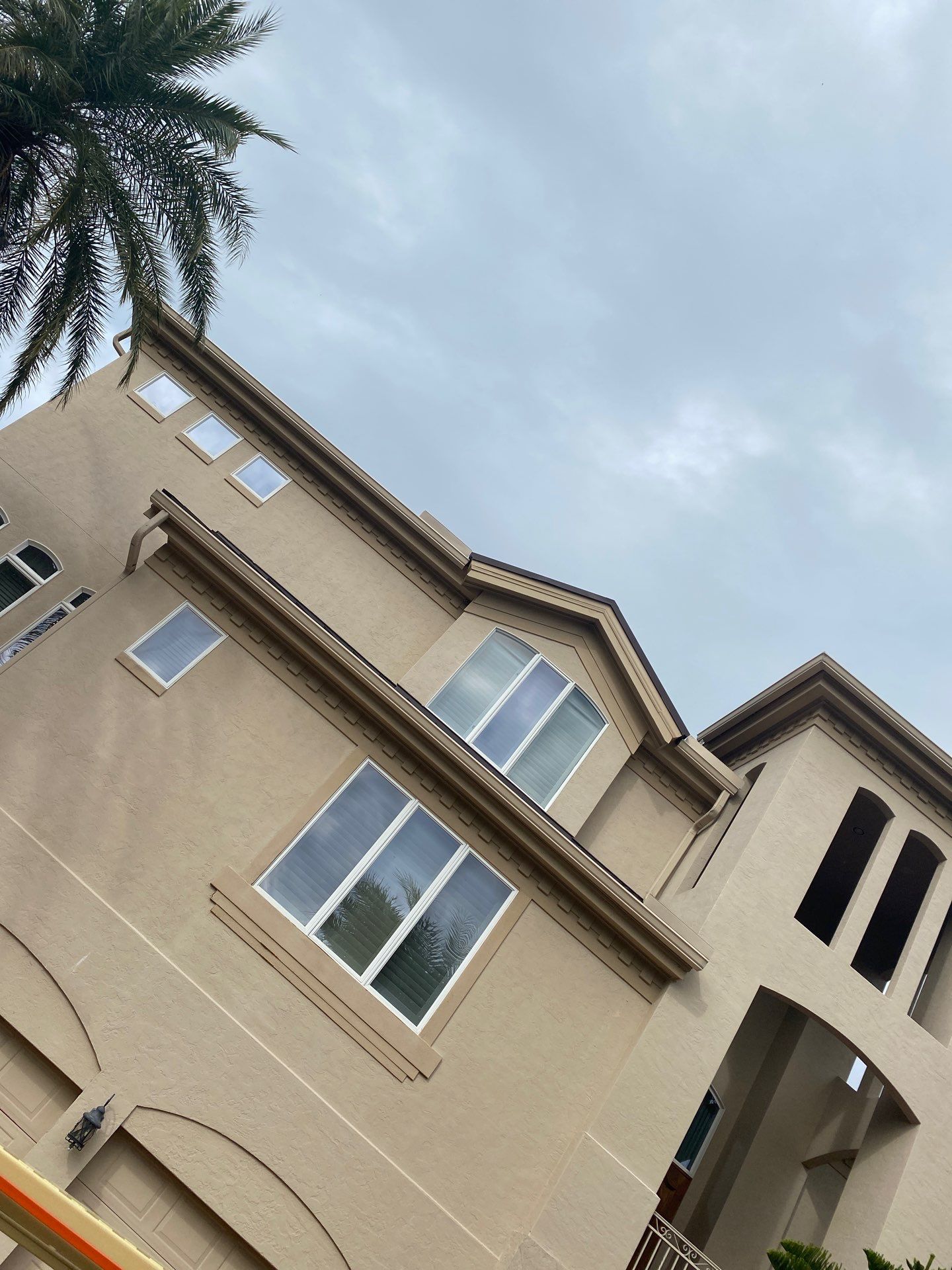 Seamless Gutters in Sarasota FL by Gutter Professors