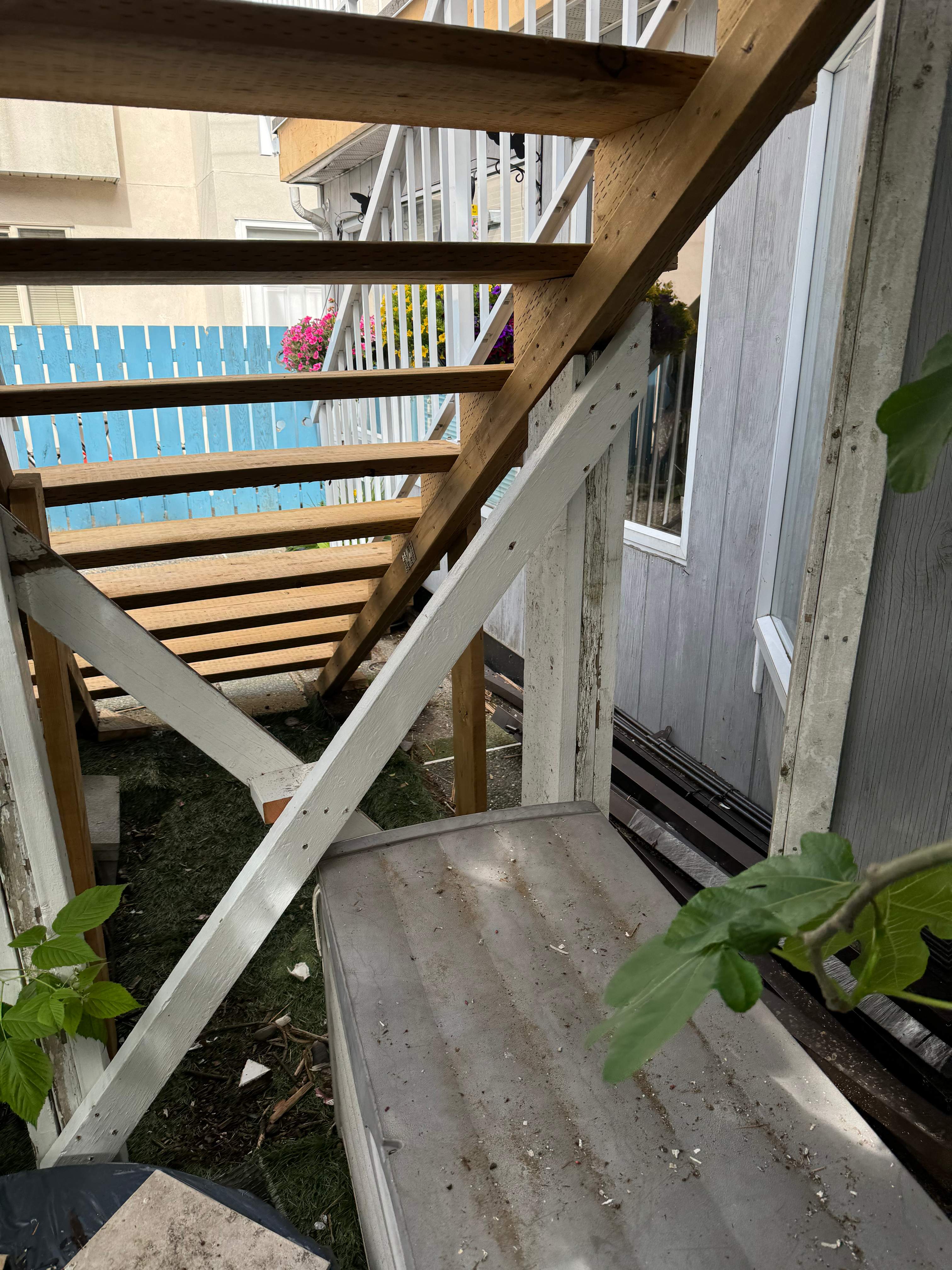 New Deck & New Set Of Stairs by YVR Construction Group