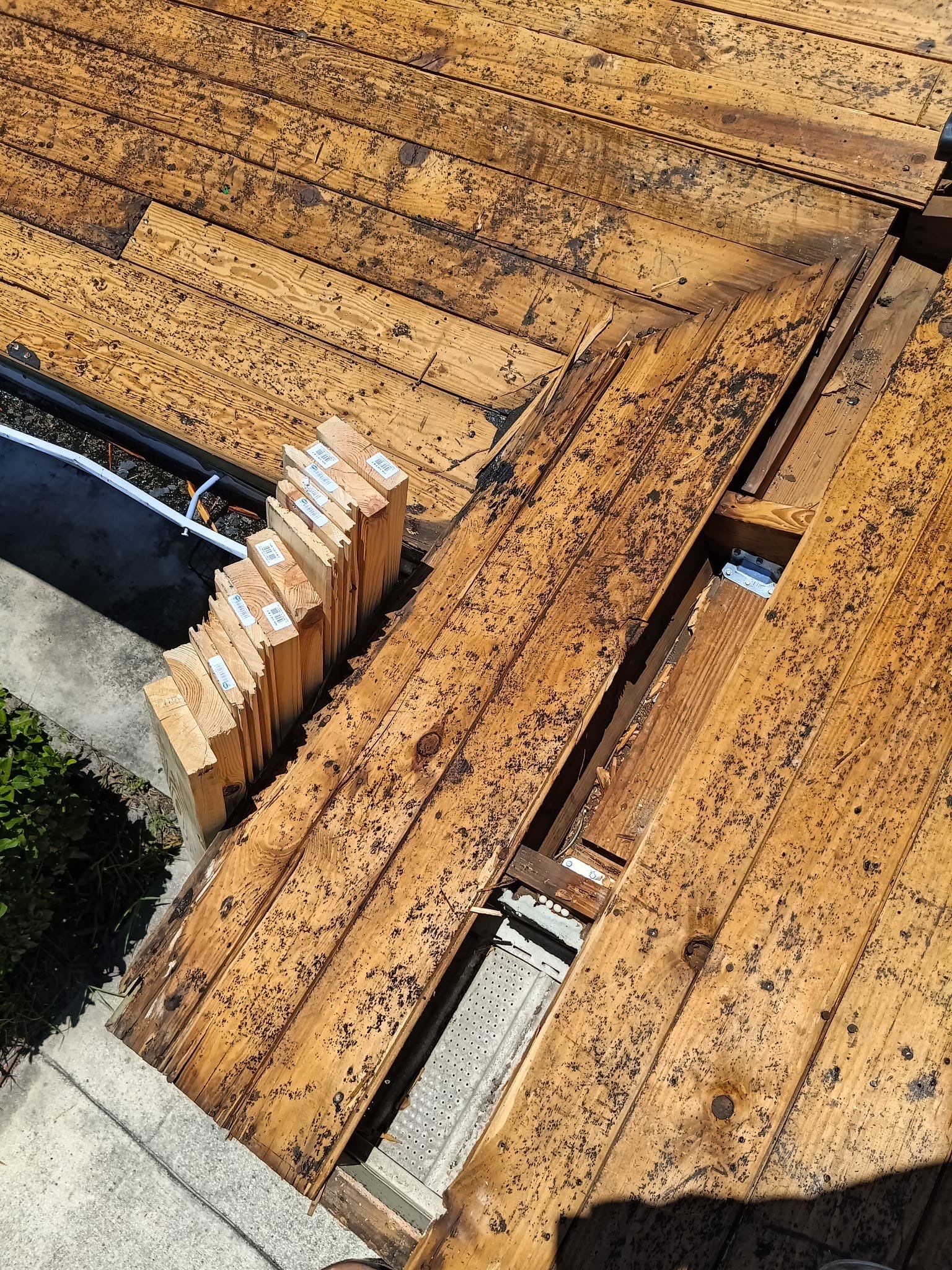 Project in St. Petersburg 33711 by Mitchell Roofing Company LLC 
