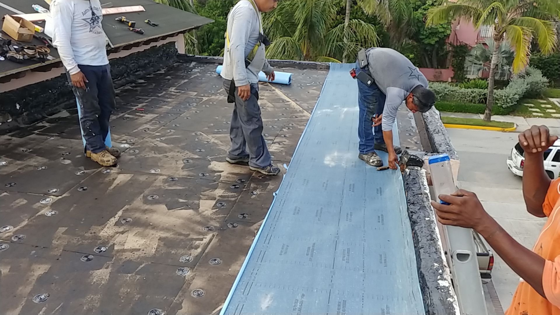 New Flat Roof with Tapered Insulation in Palm Beach – Energy-Efficient & Durable Roofing by Aastro Roofing