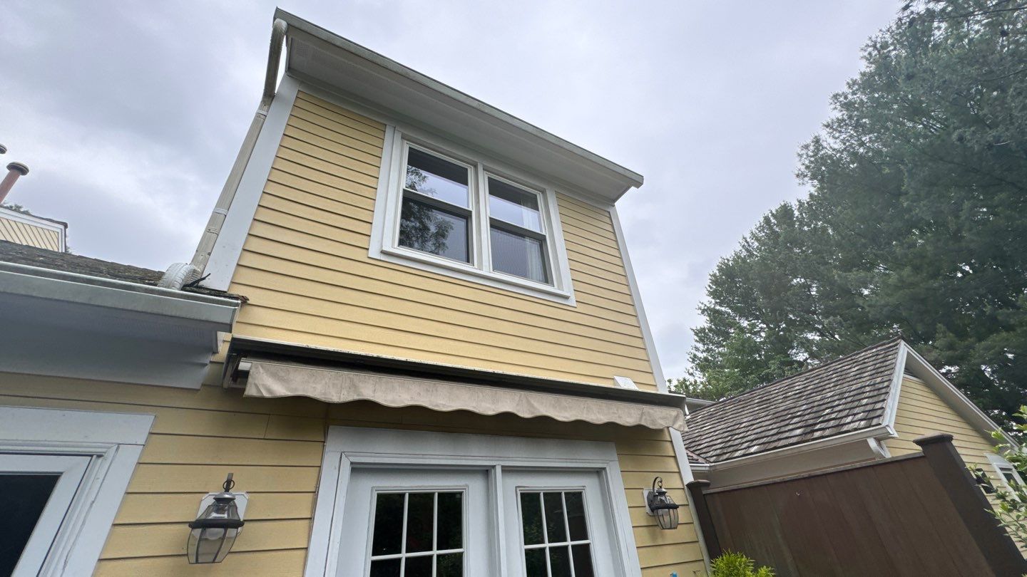 Arlington: CertainTeed Grand Manor Designer Shingles in Weathered Wood by RM Banning, Inc.