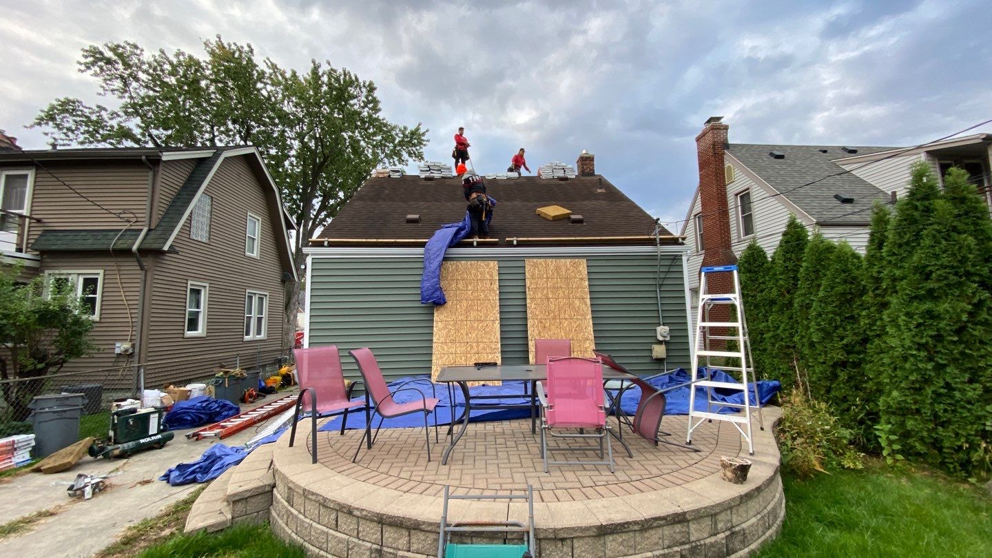 Siding Replacement using CertainTeed Restoration Classic D5 Forest Green by 180 Contractors