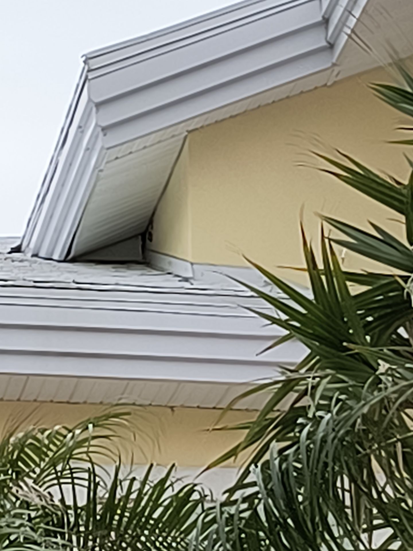 Soffit and Fascia Installation in Bradenton FL by Gutter Professors