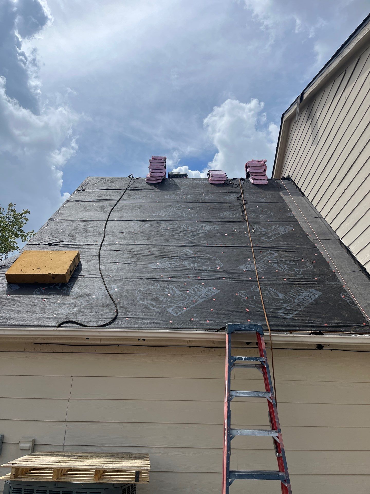 Residential Roofing Installation using Owen's Corning Duration (Lifetime) Shingles by Roof Repair Company