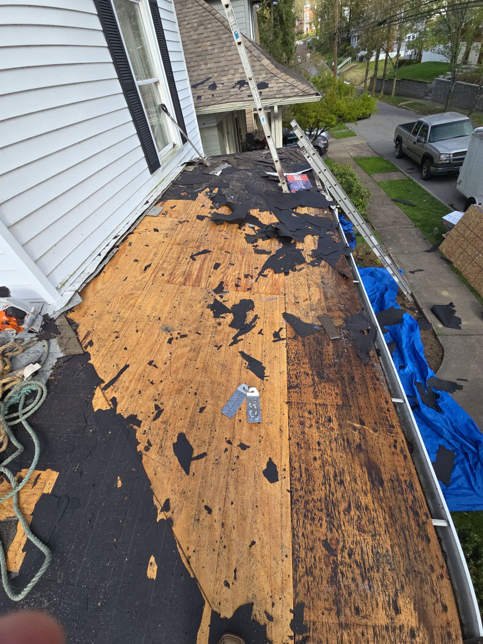 Residential Roofing Installation using GAF Timberline HDZ Charcoal by Rainstoppers Roofing