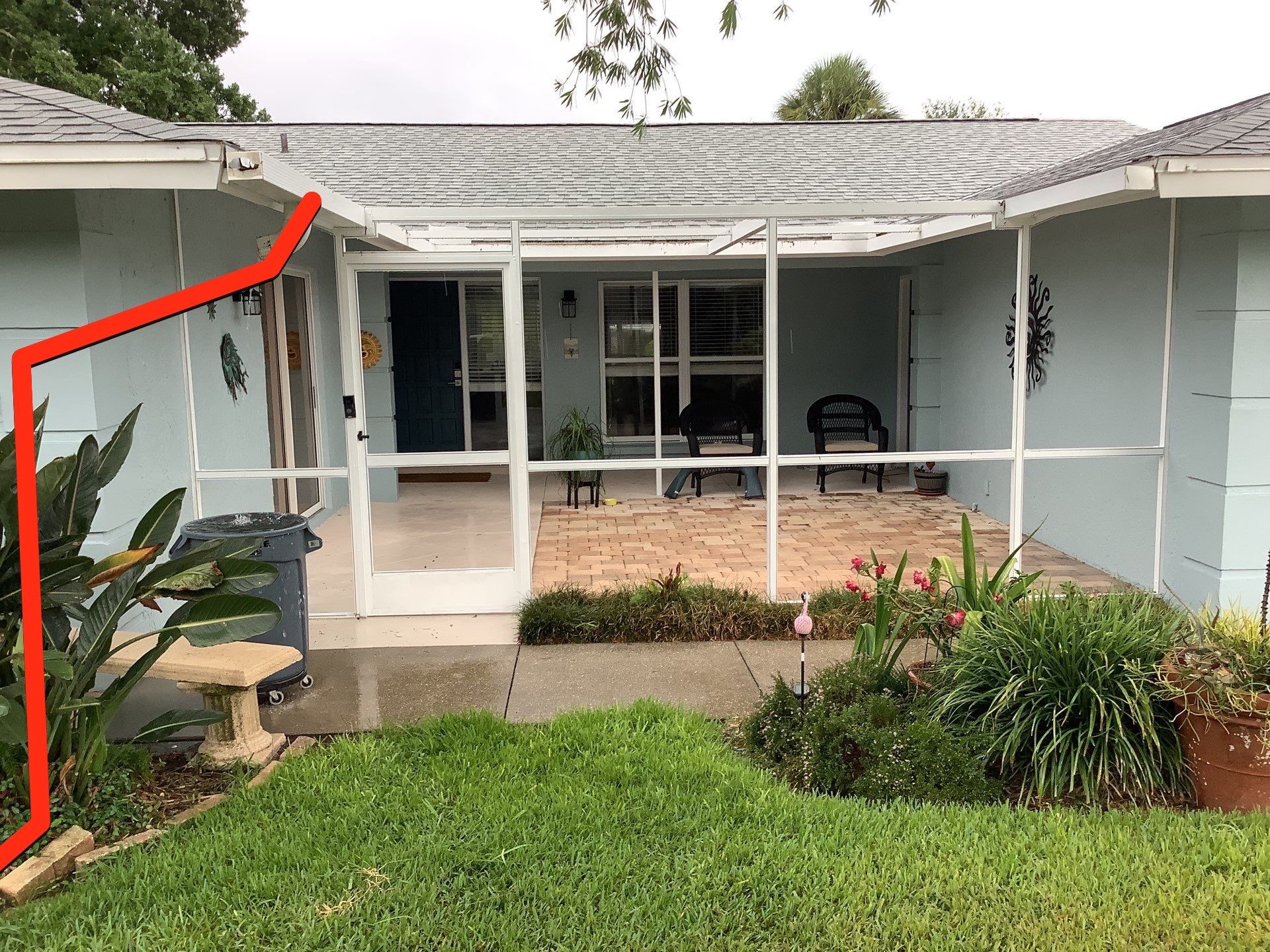 Aluminum Seamless Gutters using White Seamless Gutters in Sarasota FL by Gutter Professors