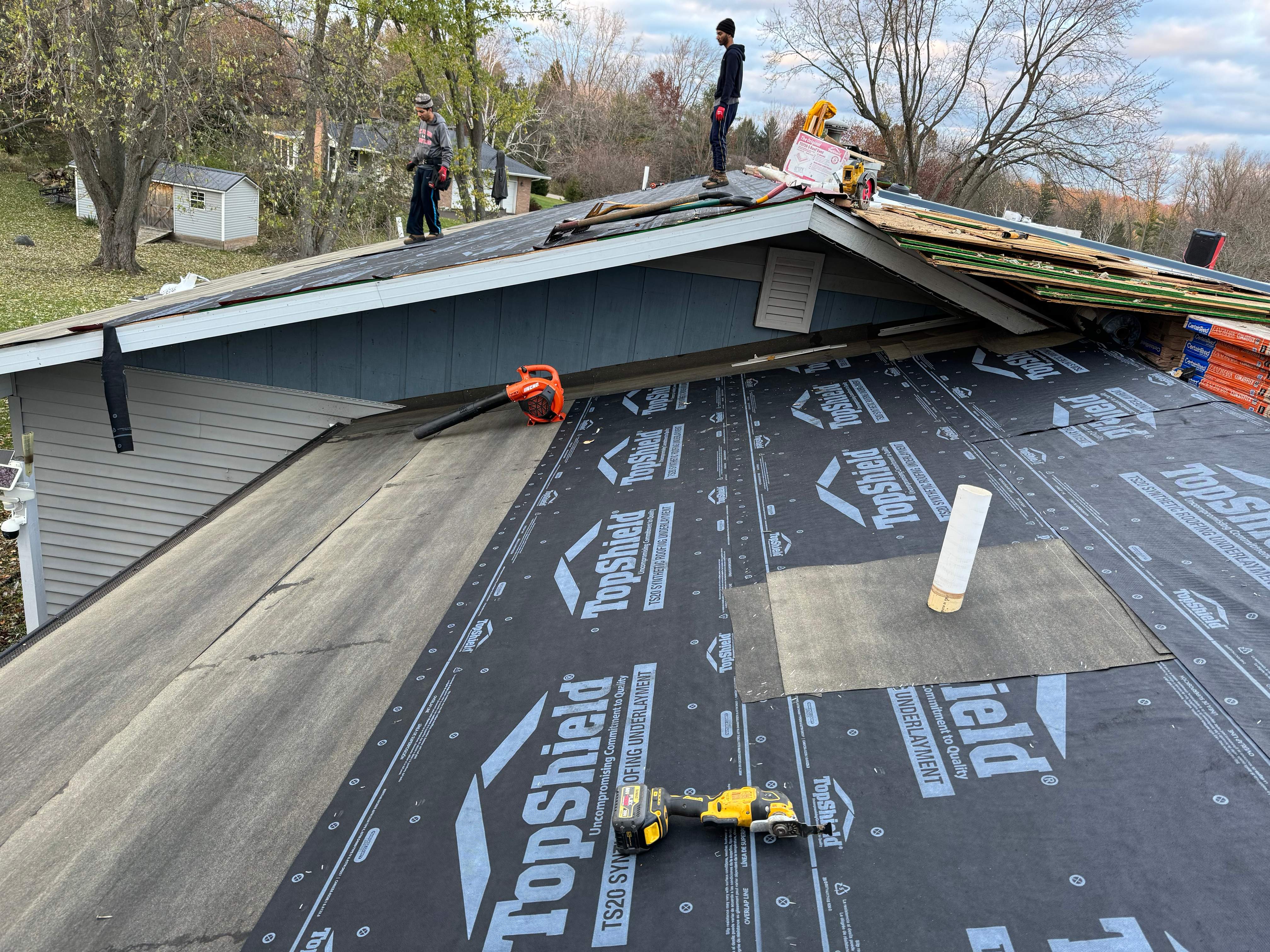 Residential Roofing Installation using Certainteed Landmark ClimateFlex by GRACCO