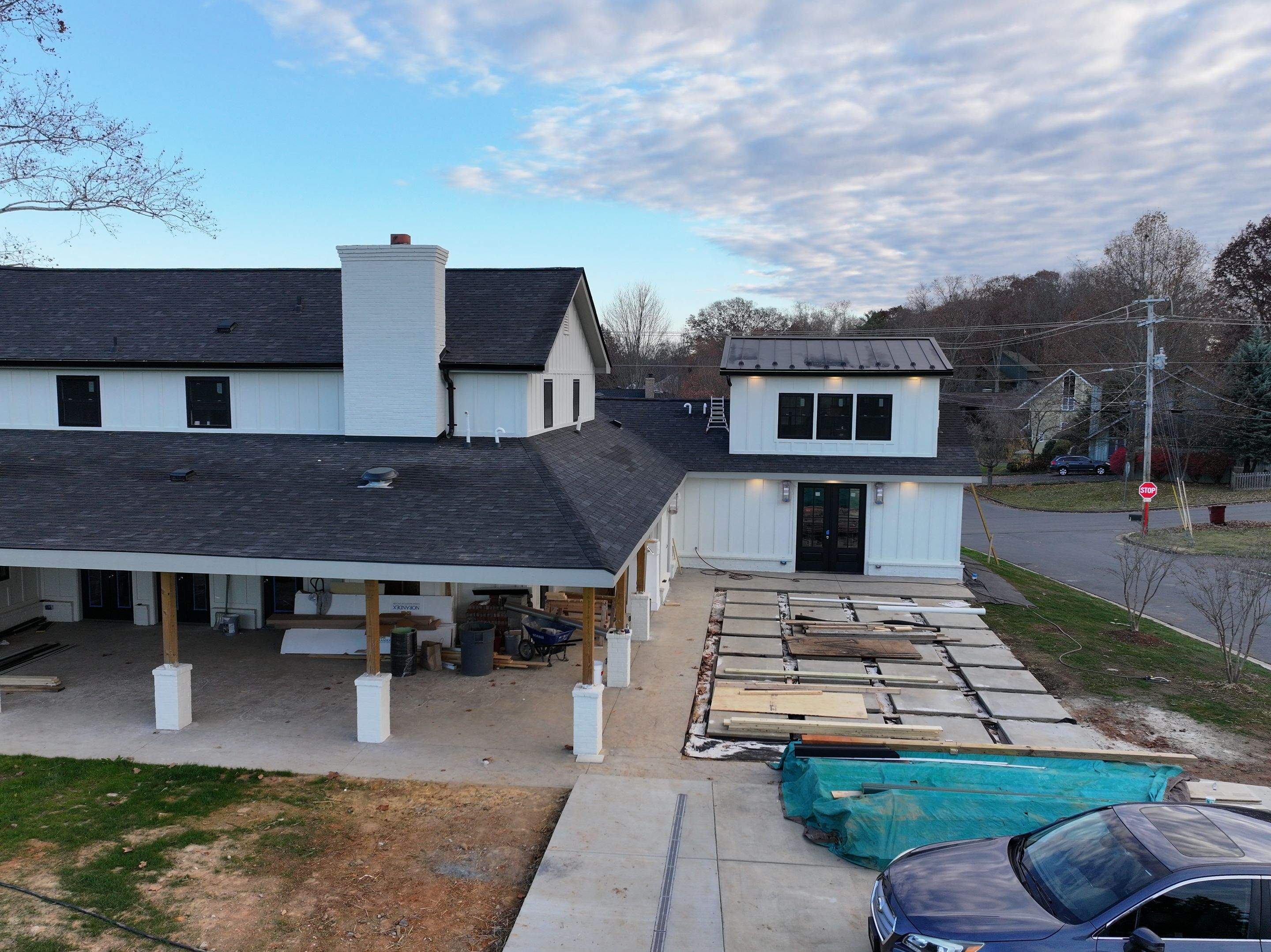 Miller Residence by Omnia Roofing