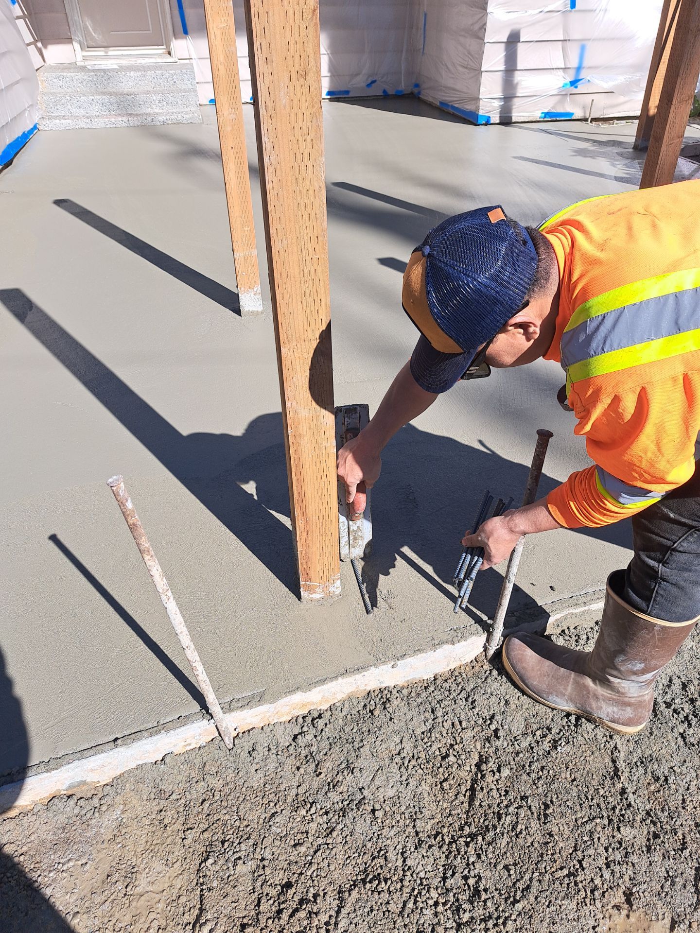 Modern Entry Fence by Jireh Asphalt & Concrete Inc 